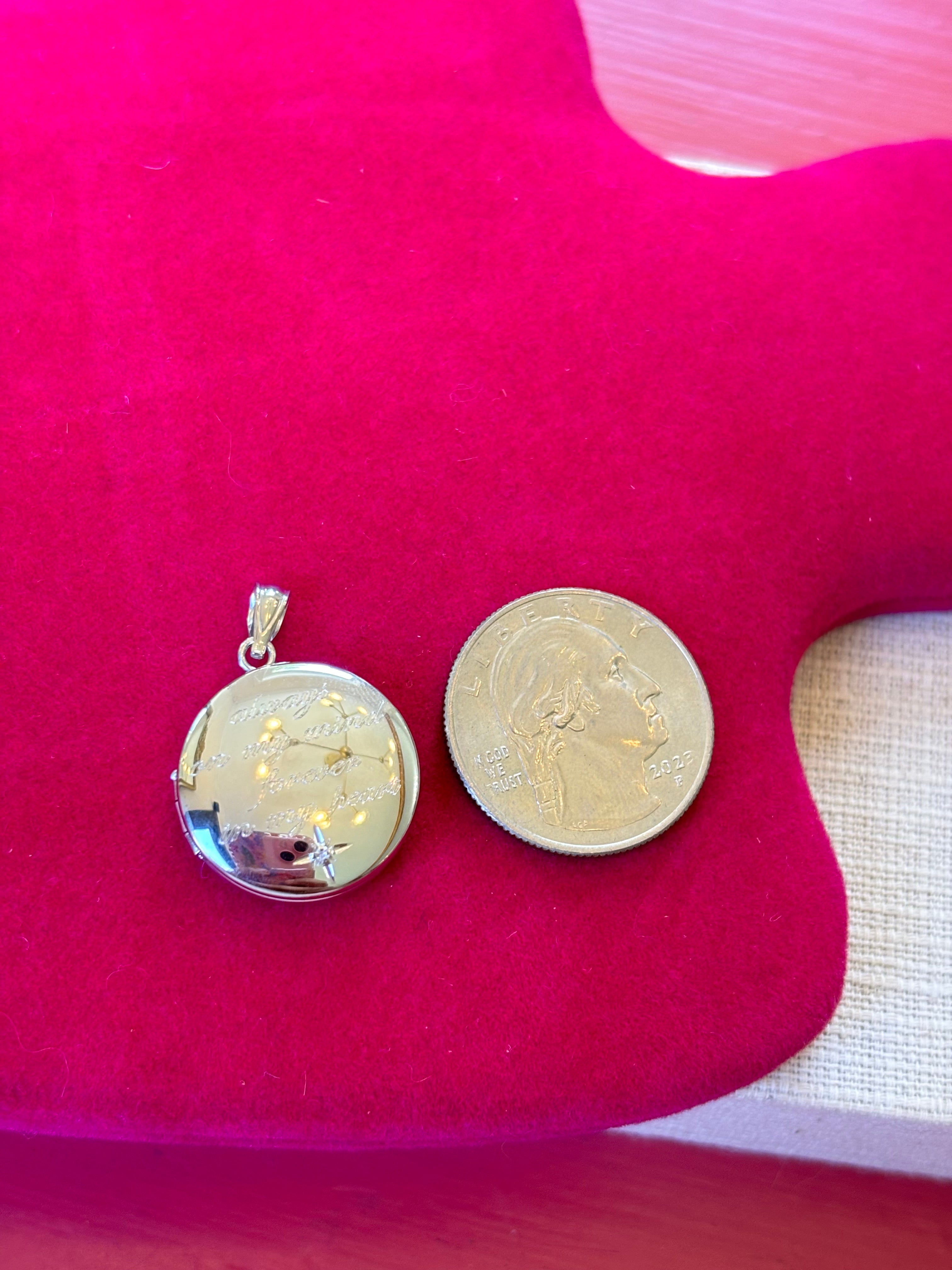 Sterling Silver Rhodium plated 20mm Diamond Always On My Mind Round Locket
