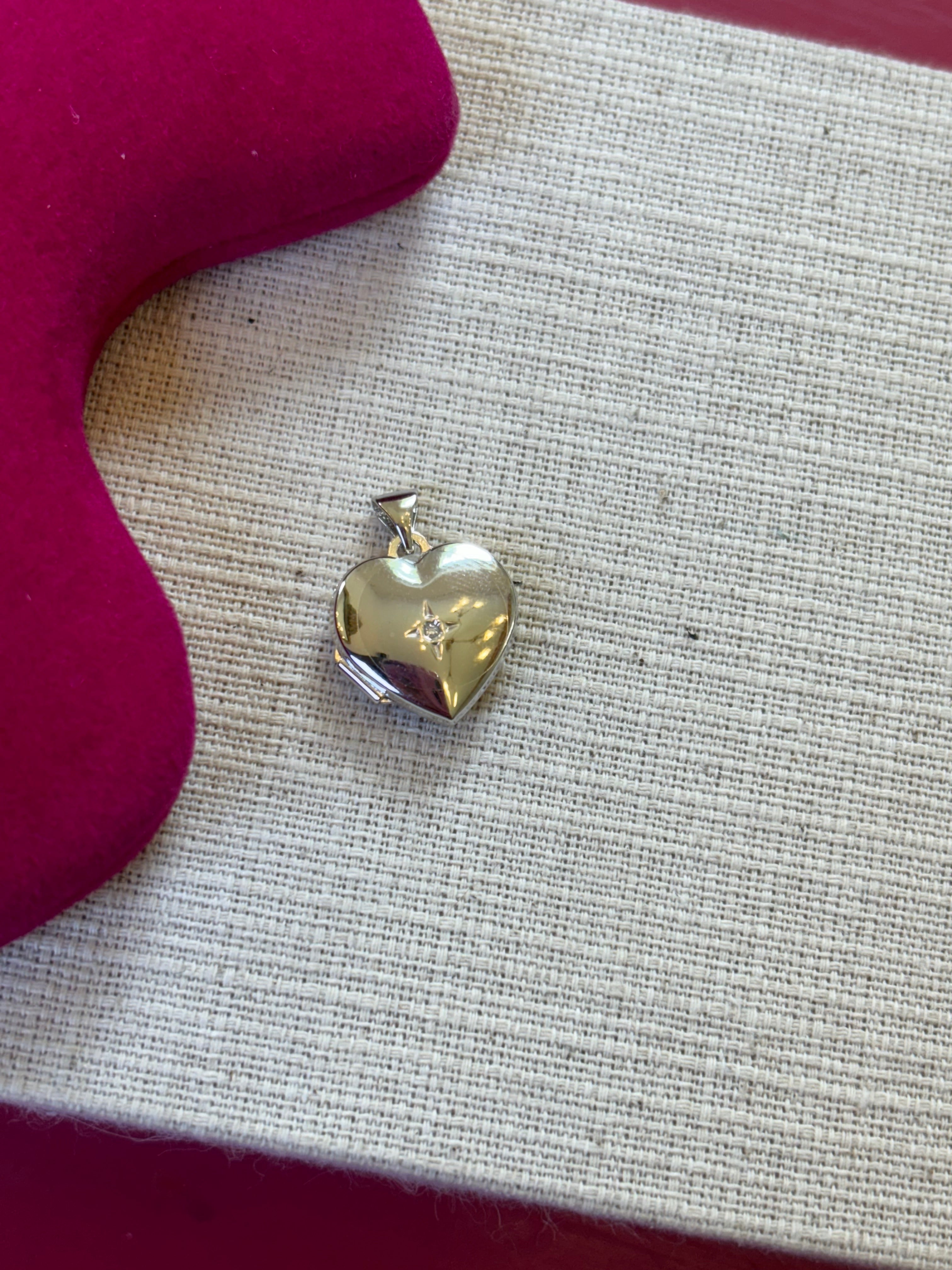 Sterling Silver Rhodium-plated Diamond 21 Dangle 15mm Heart Locket