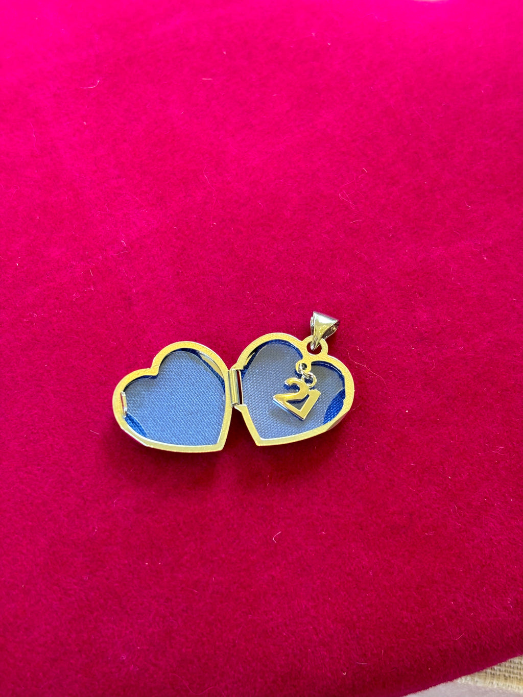 Sterling Silver Rhodium-plated Diamond 21 Dangle 15mm Heart Locket
