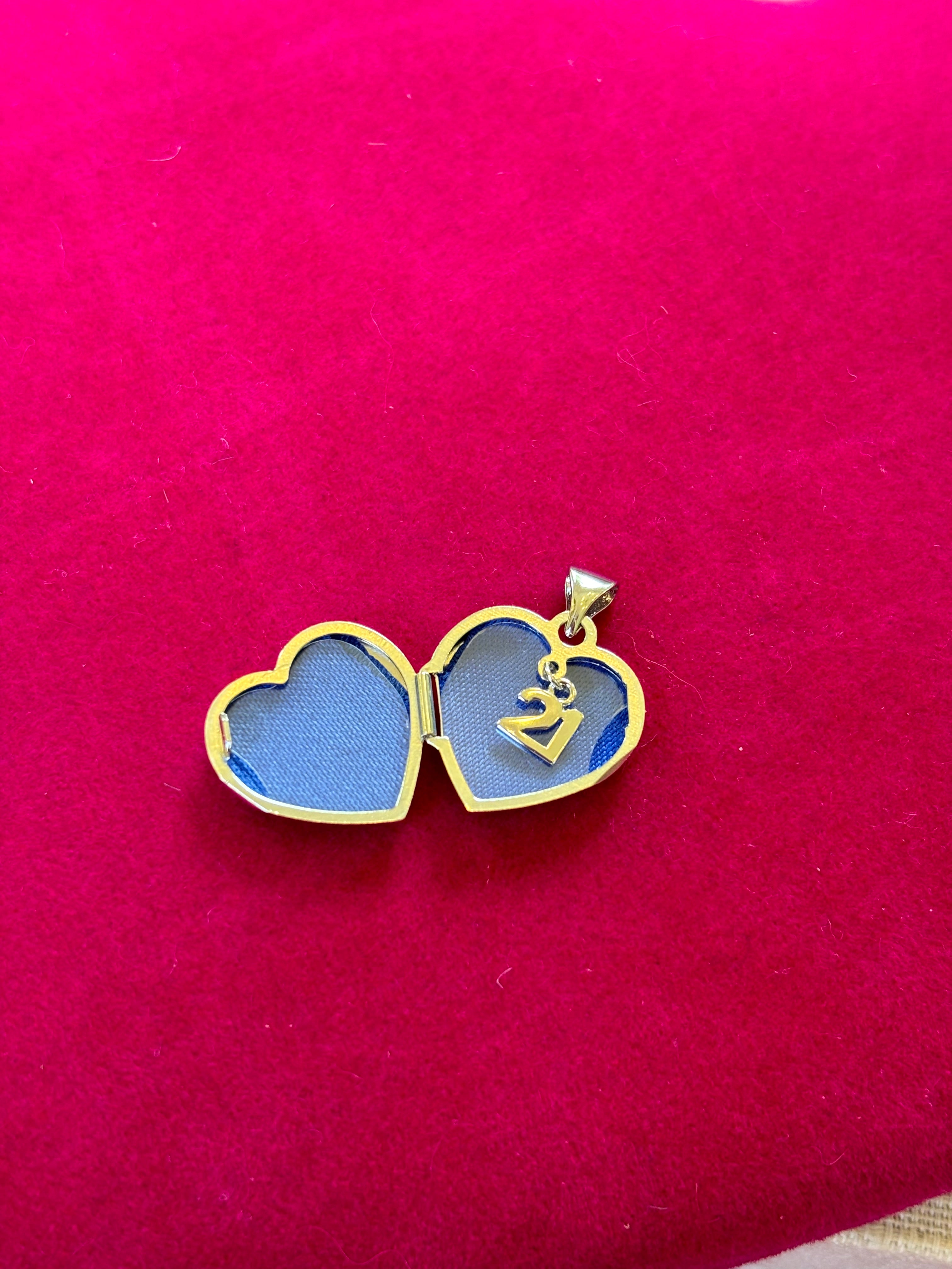 Sterling Silver Rhodium-plated Diamond 21 Dangle 15mm Heart Locket