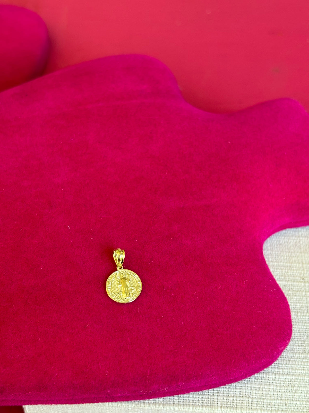 10k San Benito 2 Sided Round Small Pendant