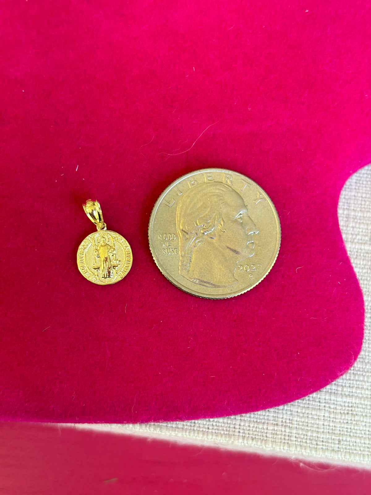 10k San Benito 2 Sided Round Small Pendant