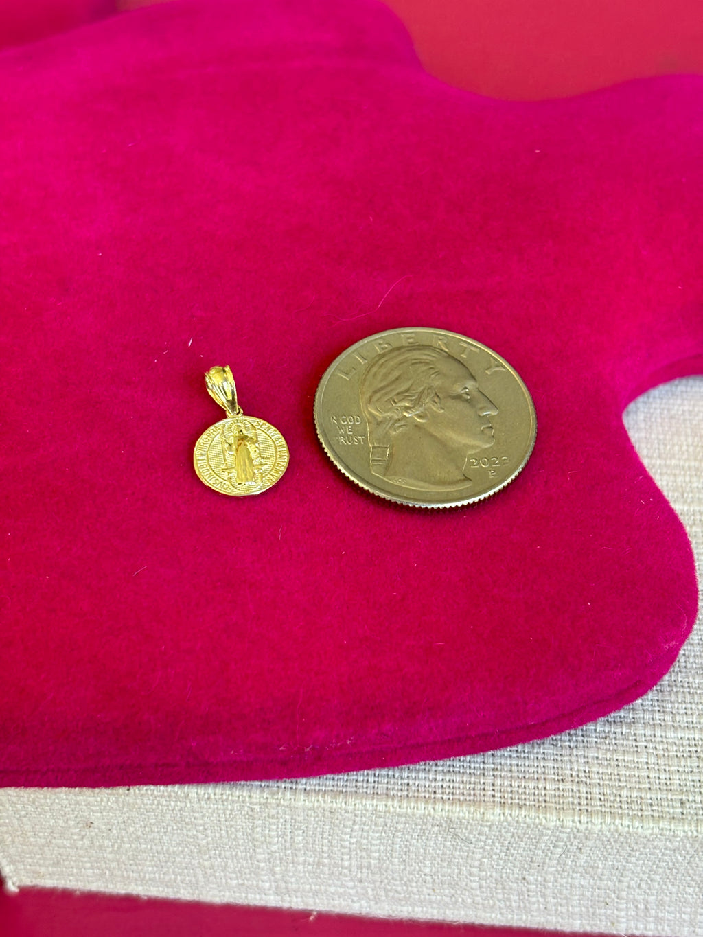 10k San Benito 2 Sided Round Small Pendant