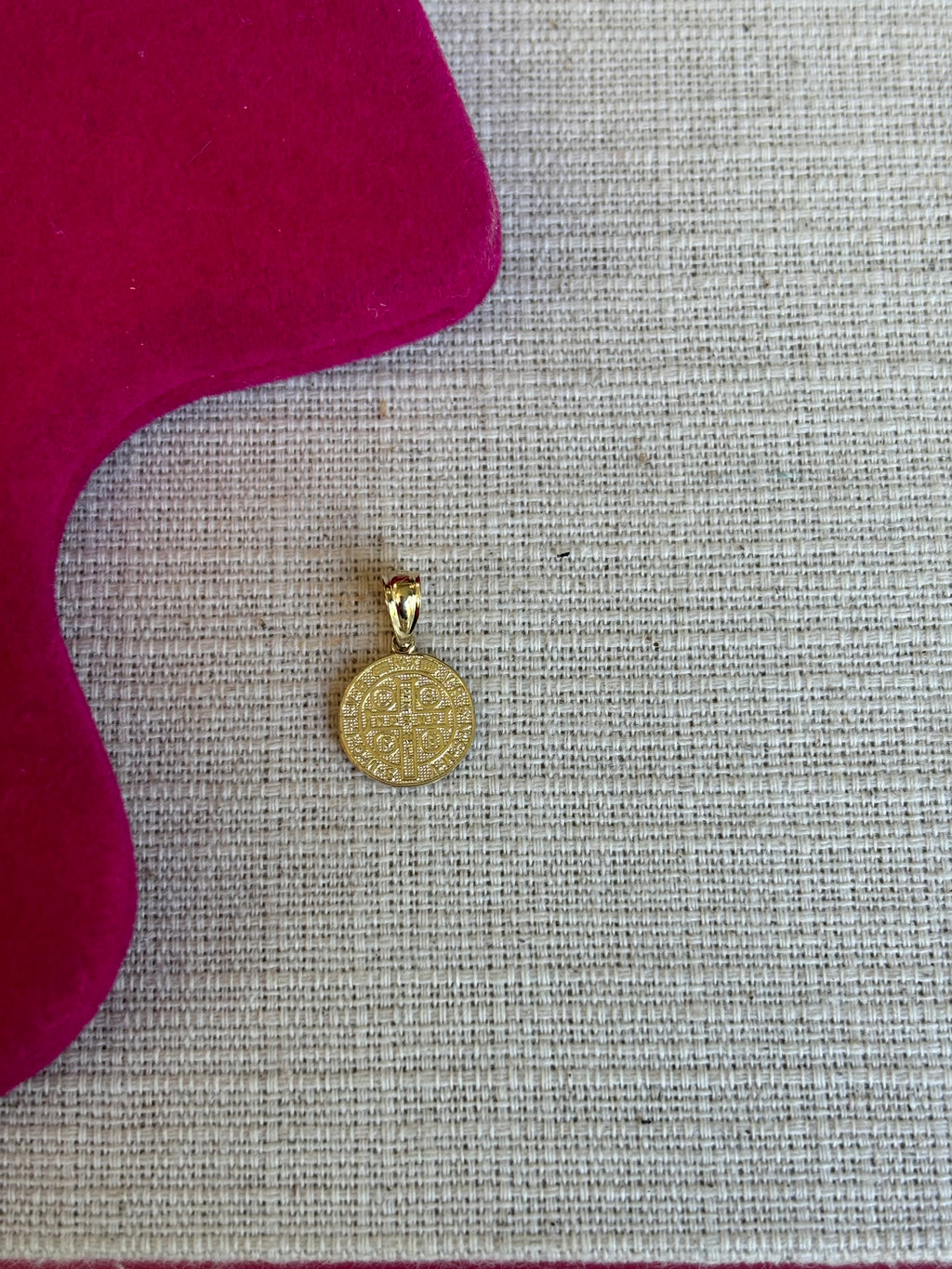 10k San Benito 2 Sided Round Small Pendant
