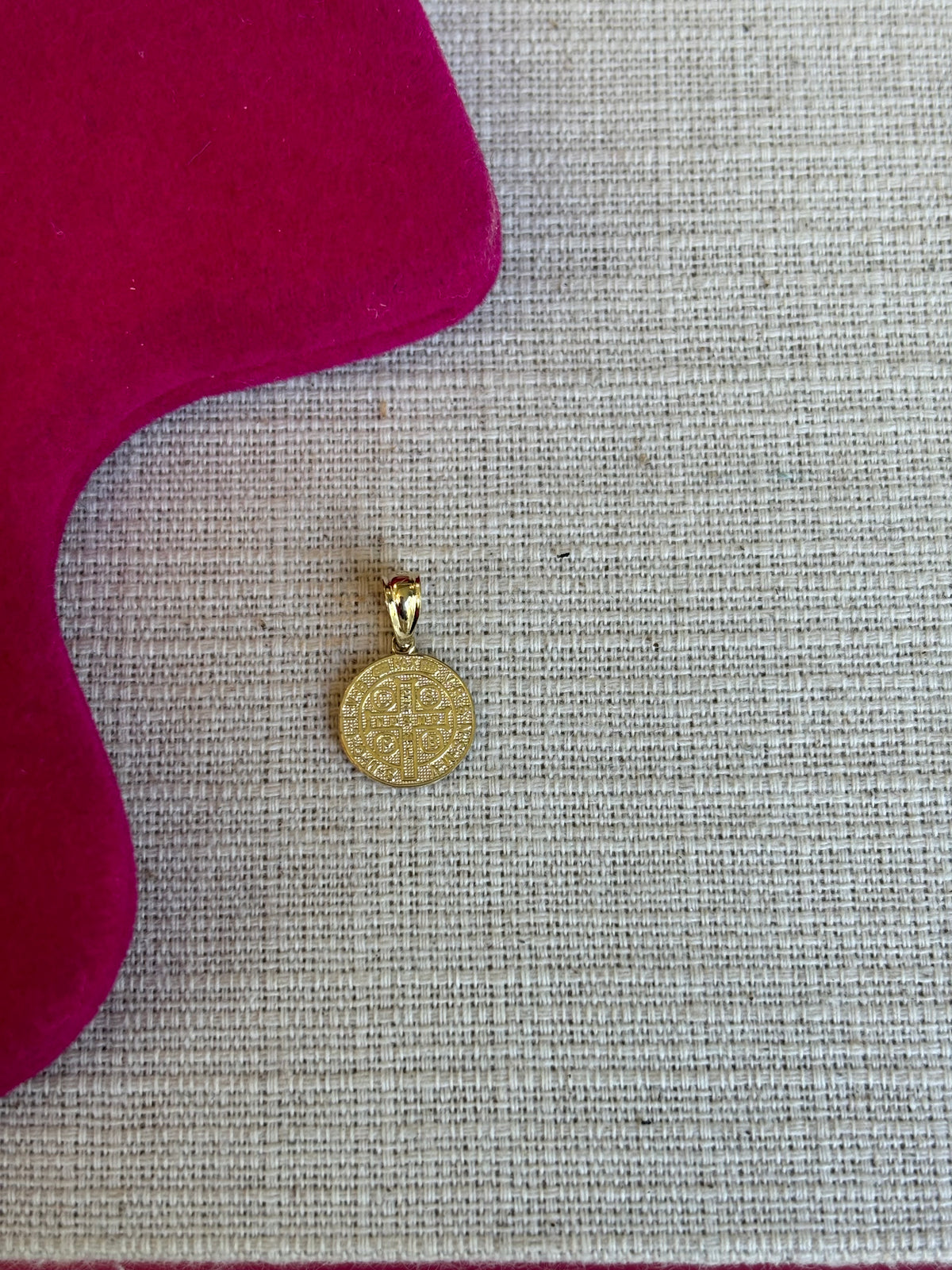10k San Benito 2 Sided Round Small Pendant