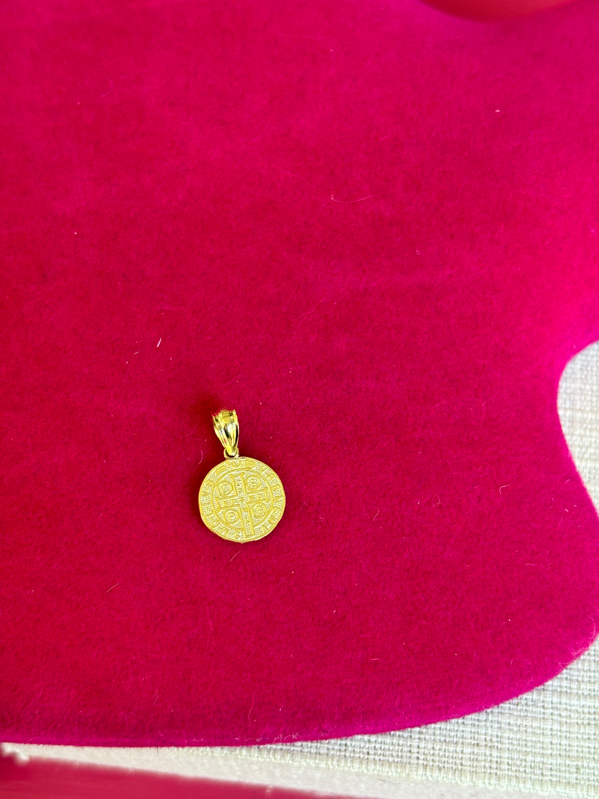 10k San Benito 2 Sided Round Small Pendant