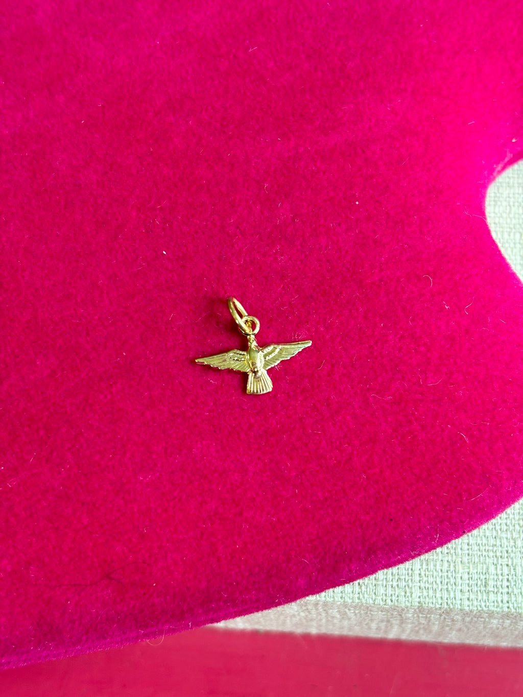 14K Yellow Gold 14x10 mm Dove Pendant
