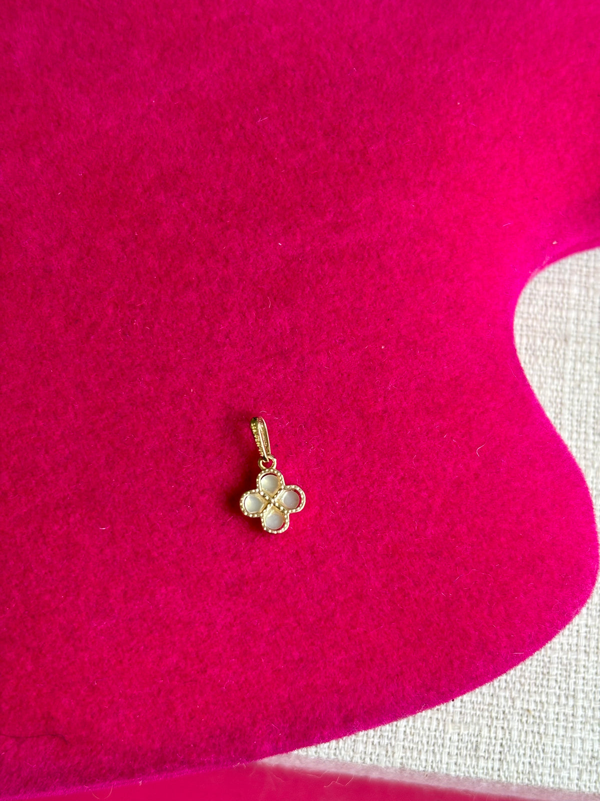 10K Polished Mother of Pearl Clover Pendant
