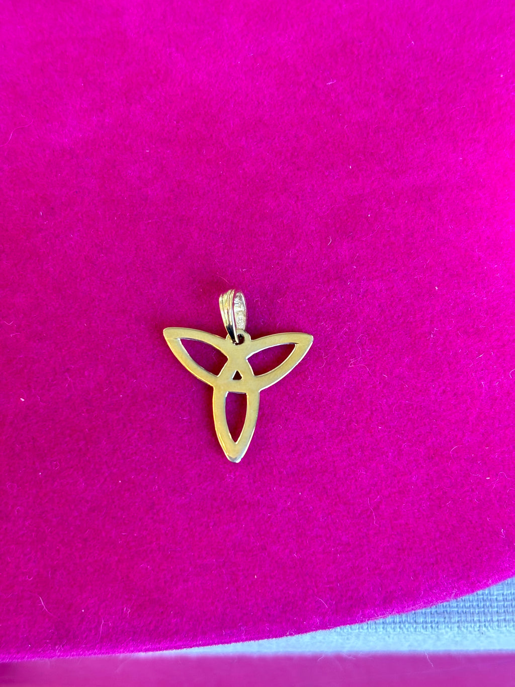 14K Trinity Celtic Symbol Charm
