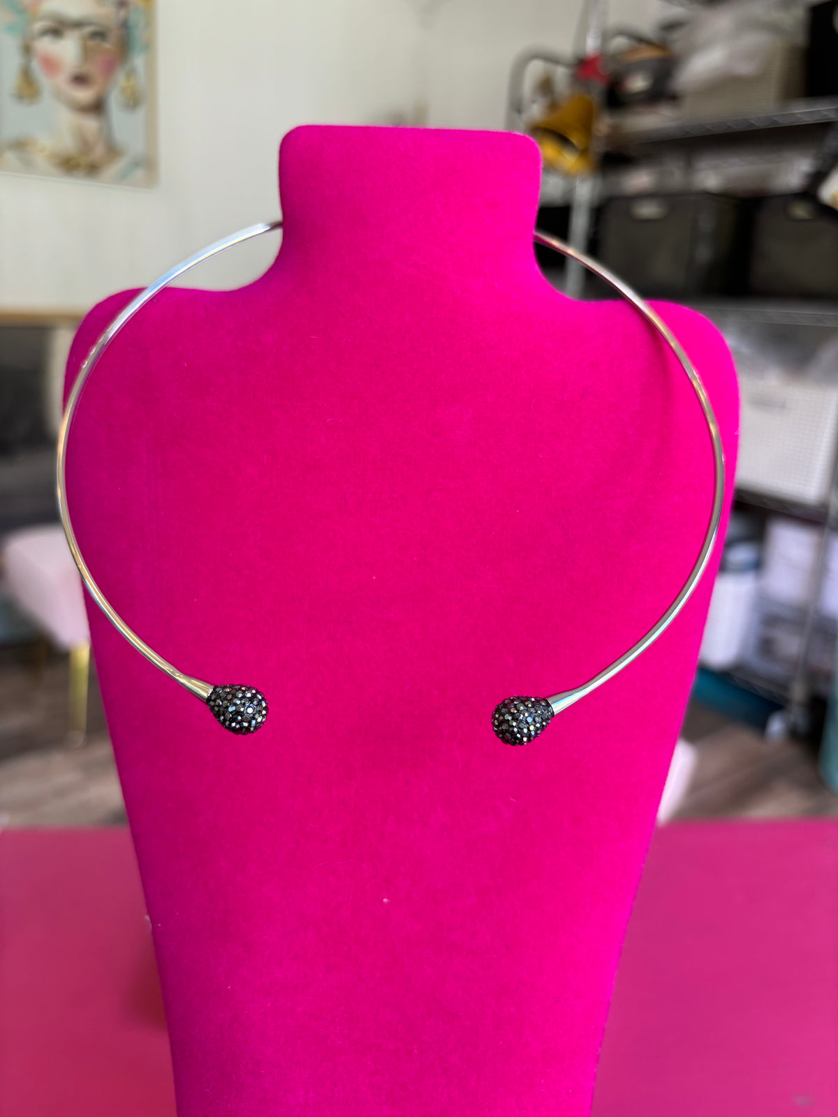 Stainless Steel Polished with Hematite Flexible Neck Wire