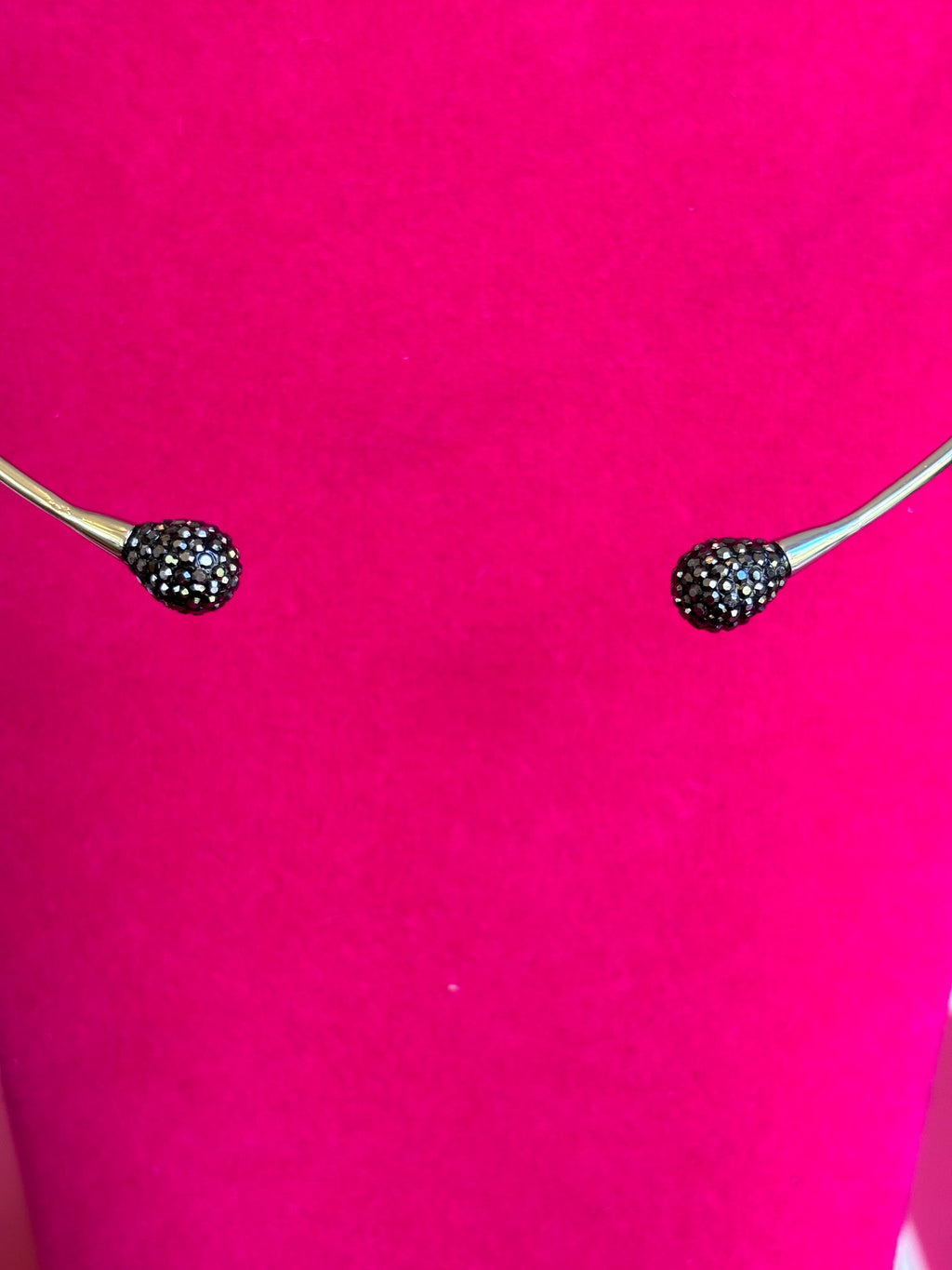 Stainless Steel Polished with Hematite Flexible Neck Wire