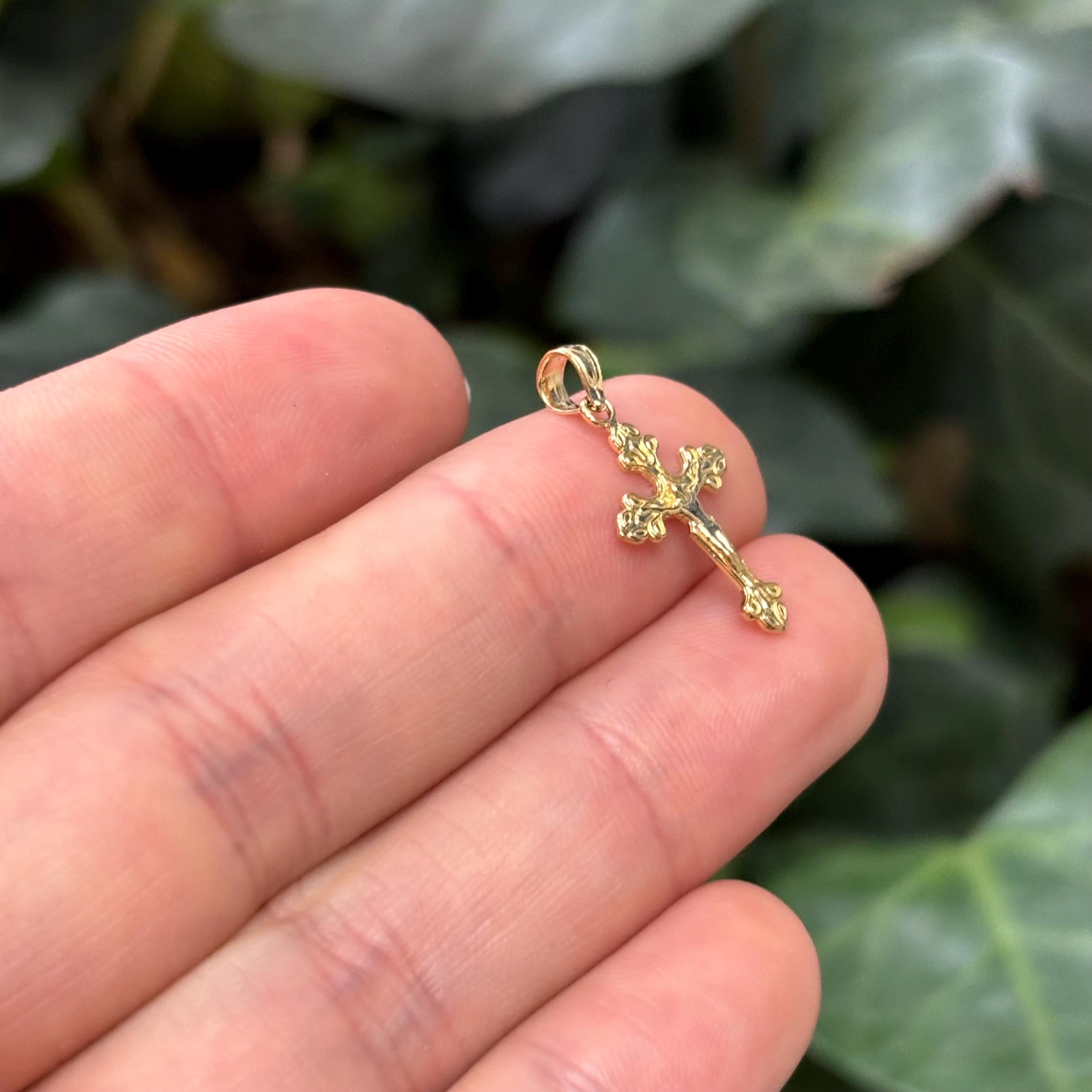 14k Gold Crucifix Cross Charm Pendant Fancy Tips