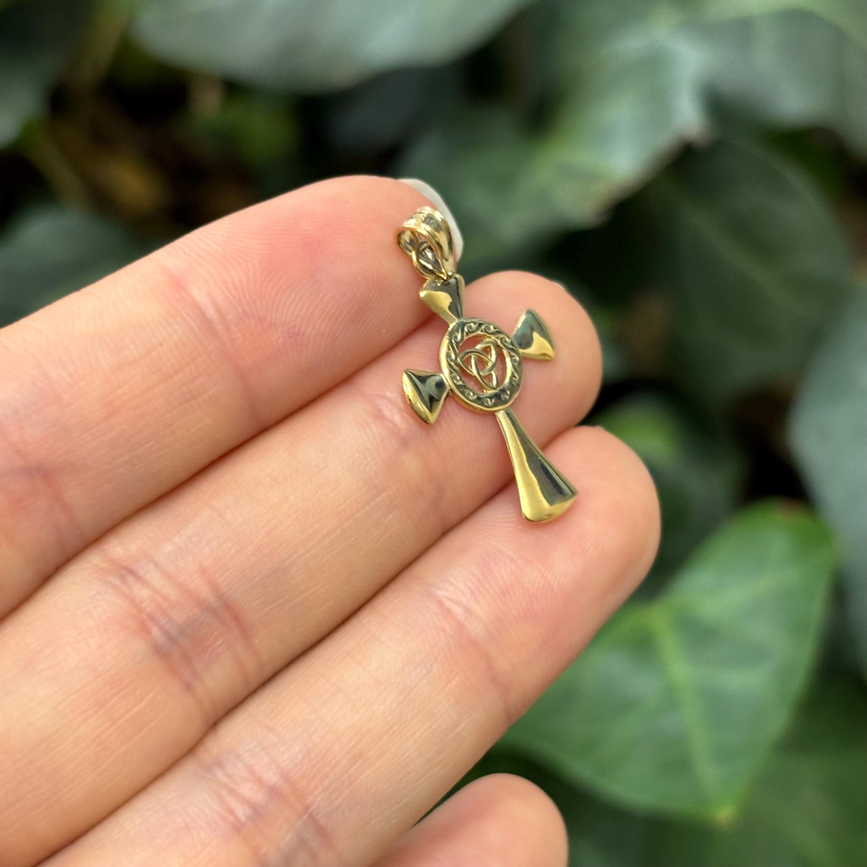 14k Gold Celtic Trinity Circle Cross Pendant