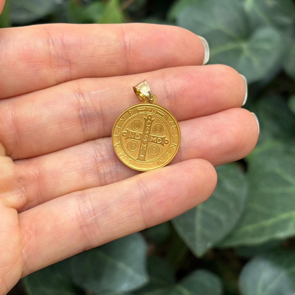 14k Gold St Benedict Satin Medal Pendant Hollow 18mm