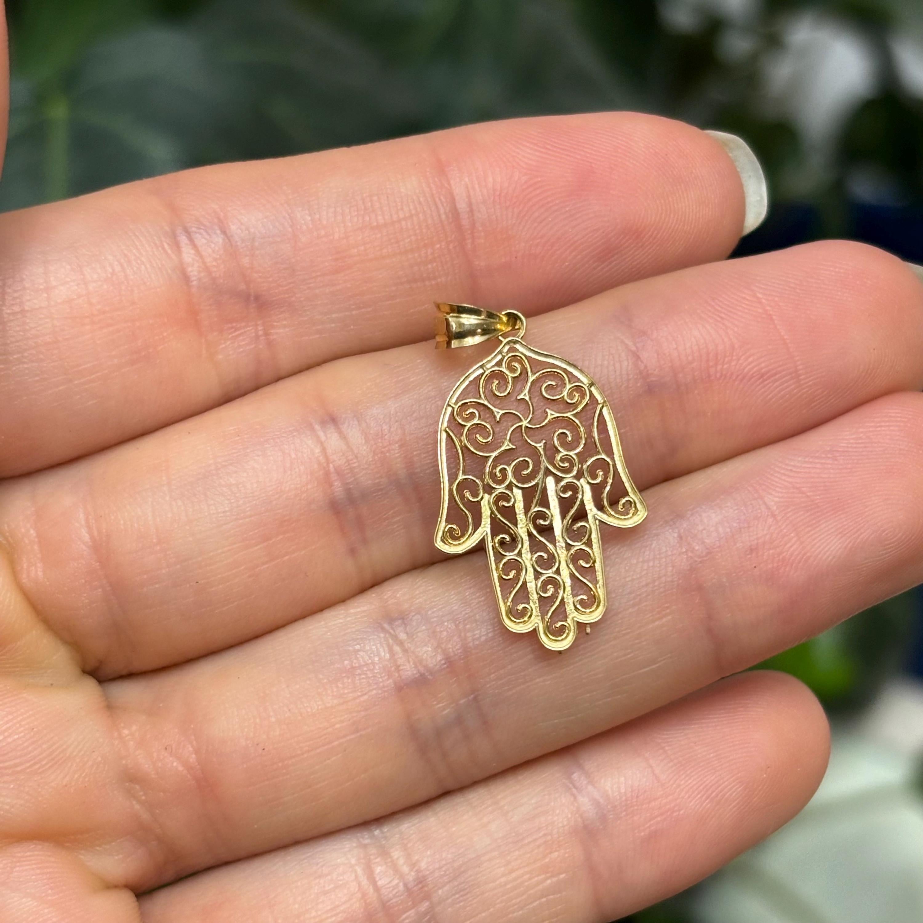 14K Yellow Gold Hamsa Chamseh Detailed Filigree Pendant
