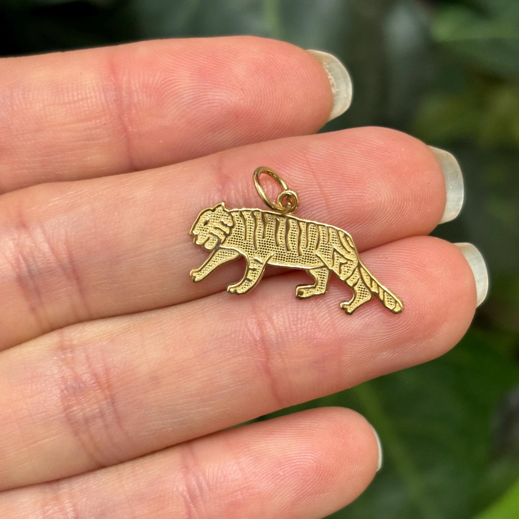14K Yellow Gold Prowling Tiger Cat Detailed Charm Pendant