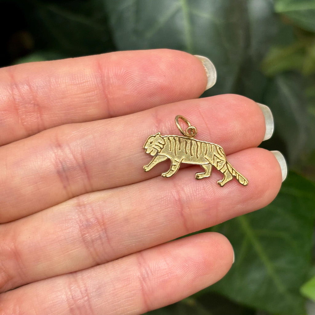 14K Yellow Gold Prowling Tiger Cat Detailed Charm Pendant