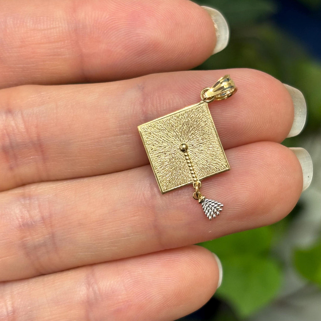 14K Yellow Gold Graduation Cap Detailed Charm Pendant