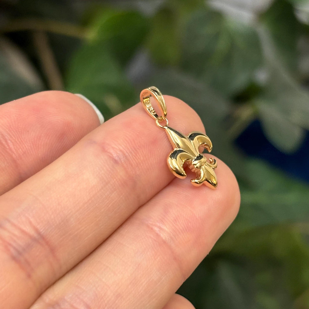 14K Yellow Gold Fleur de Lis Detailed Charm Pendant