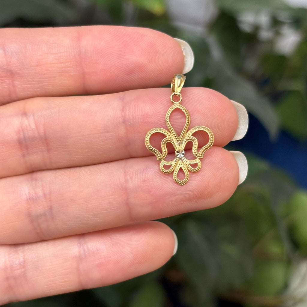 14K Yellow Gold Fleur de Lis Detailed Charm Pendant