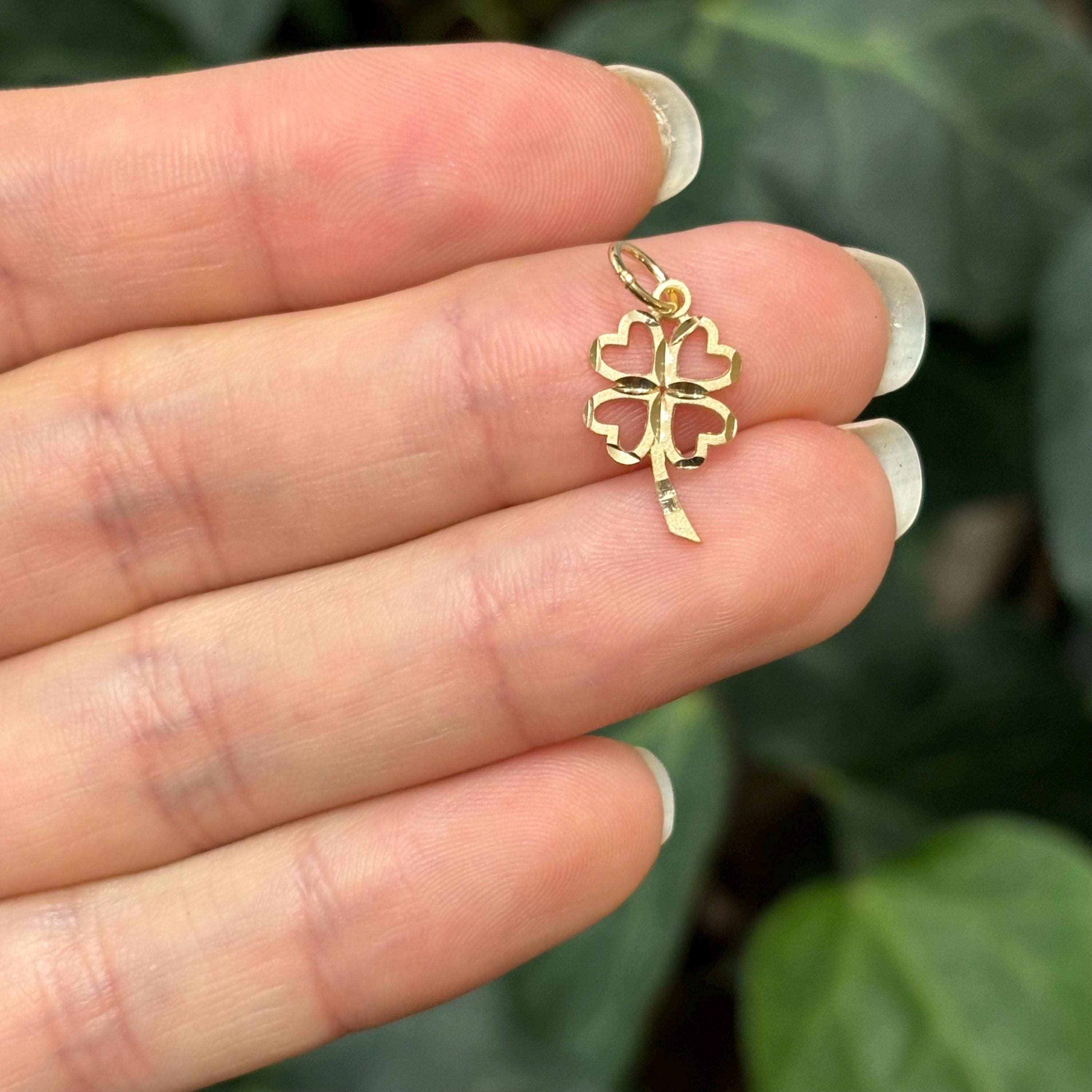 14K Yellow Gold Irish 4 Leaf Clover Shamrock Heart Design Detailed Charm Pendant