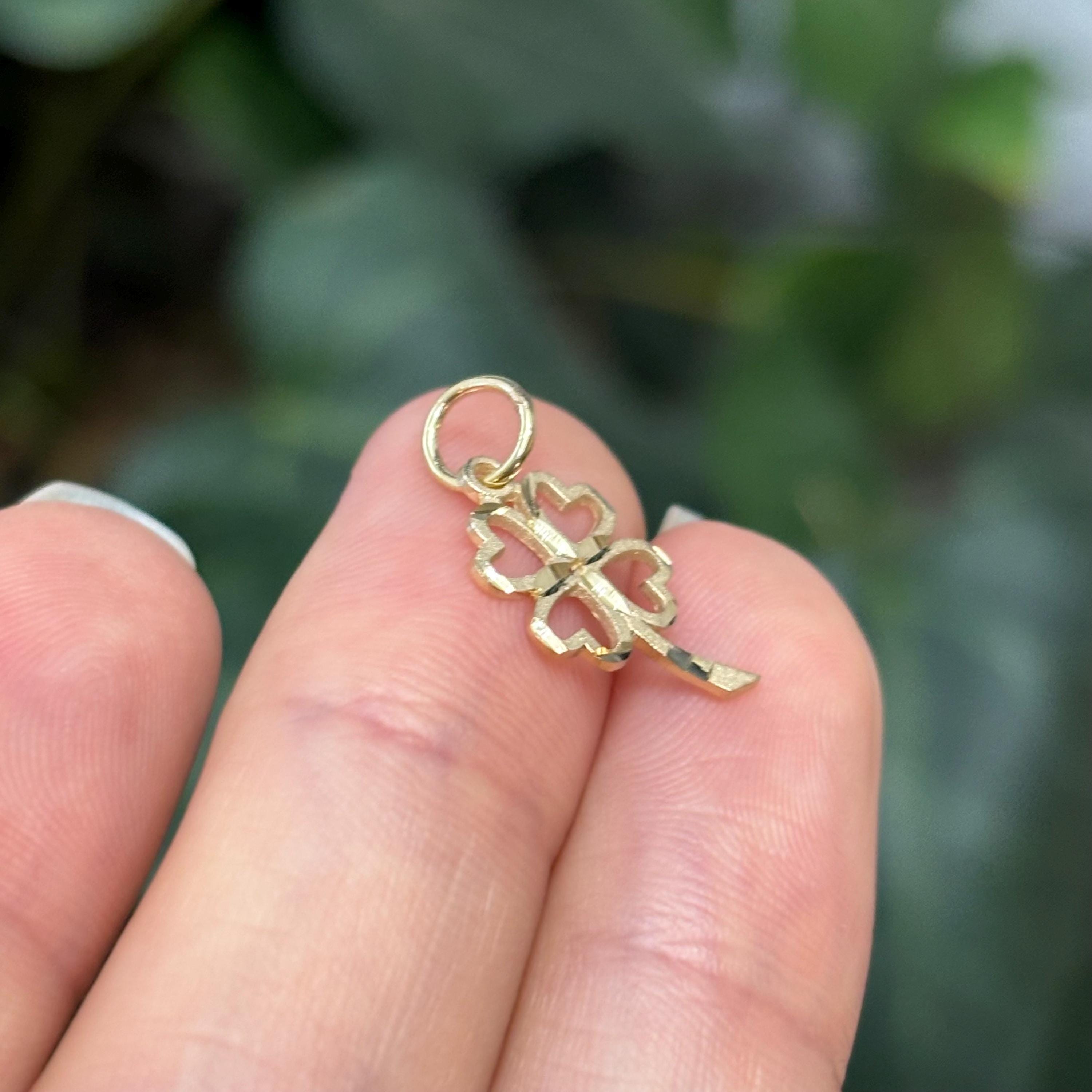 14K Yellow Gold Irish 4 Leaf Clover Shamrock Heart Design Detailed Charm Pendant