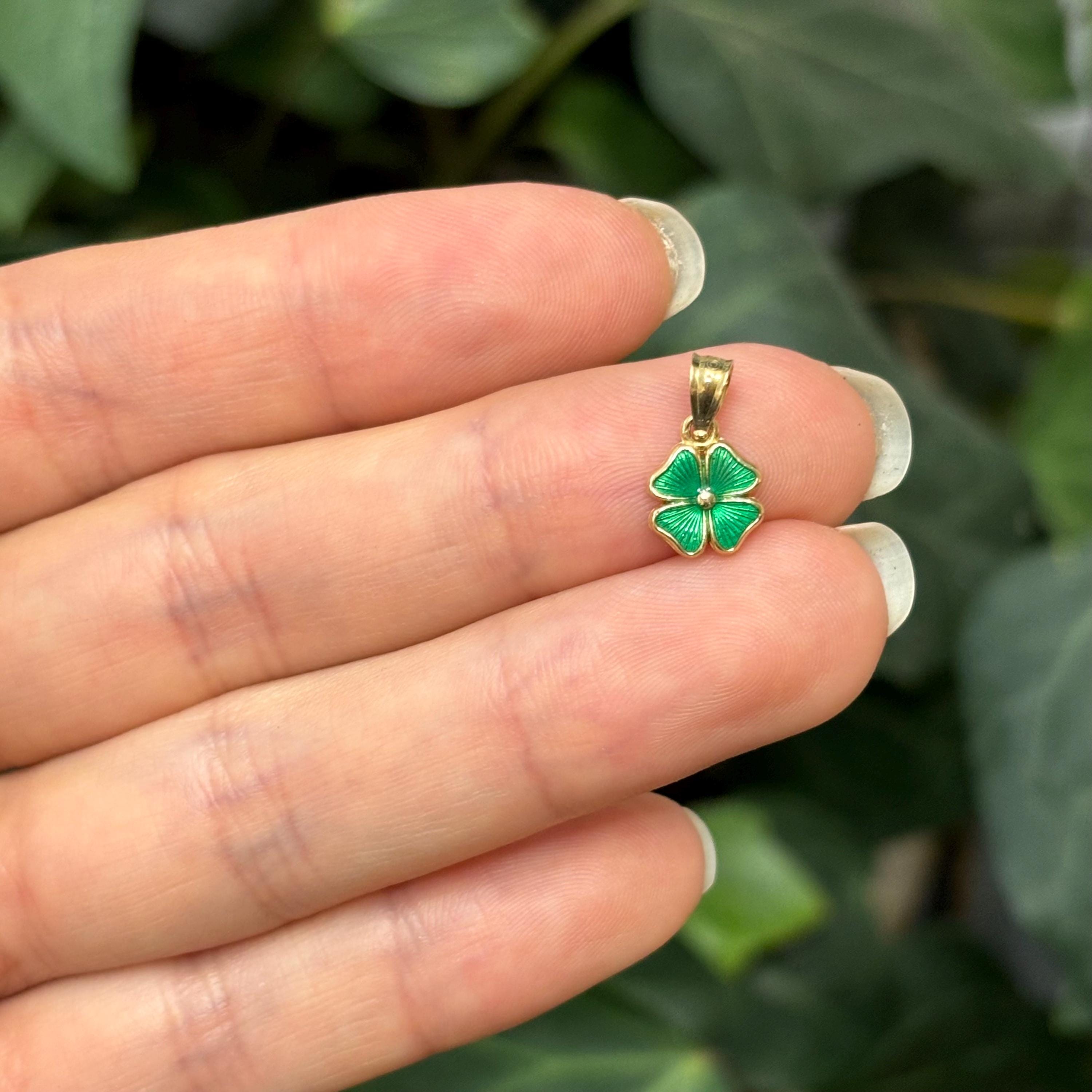 14K Yellow Gold Irish 4 Leaf Clover Design Detailed Charm Pendant Green Enamel