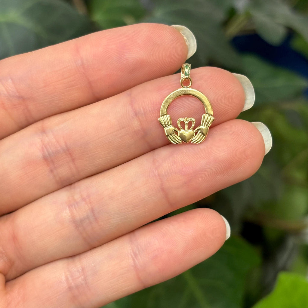 10K Yellow Gold Irish Celtic Claddagh Heart Design Detailed Charm Pendant
