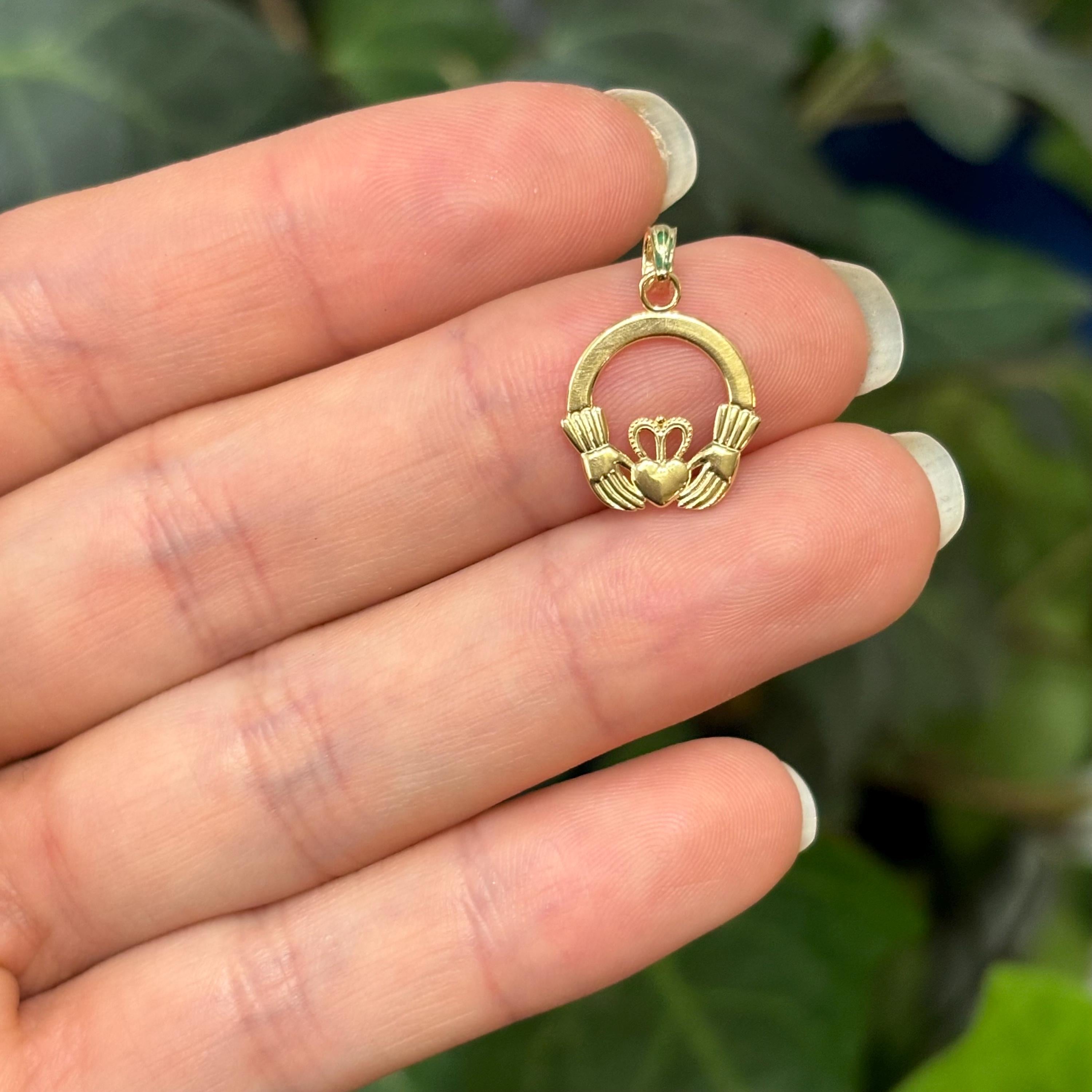 10K Yellow Gold Irish Celtic Claddagh Heart Design Detailed Charm Pendant