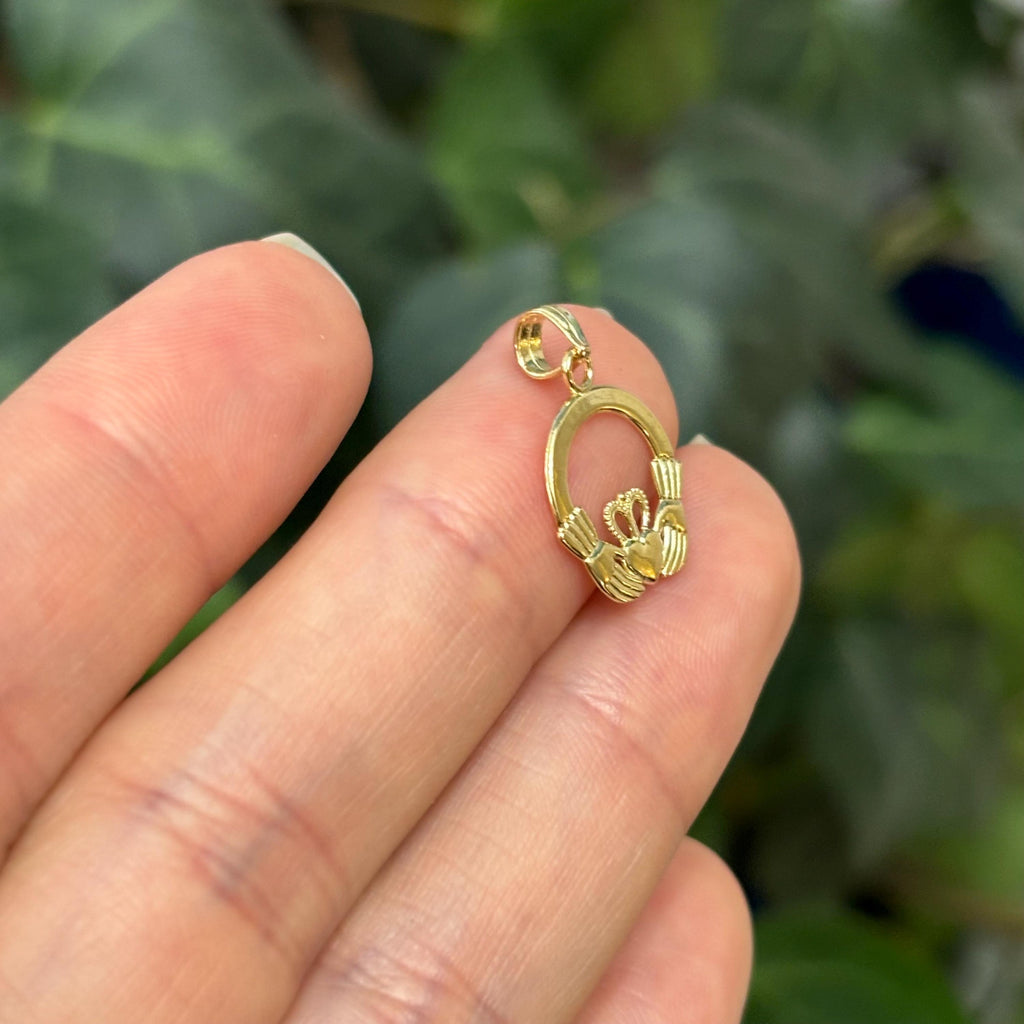 10K Yellow Gold Irish Celtic Claddagh Heart Design Detailed Charm Pendant