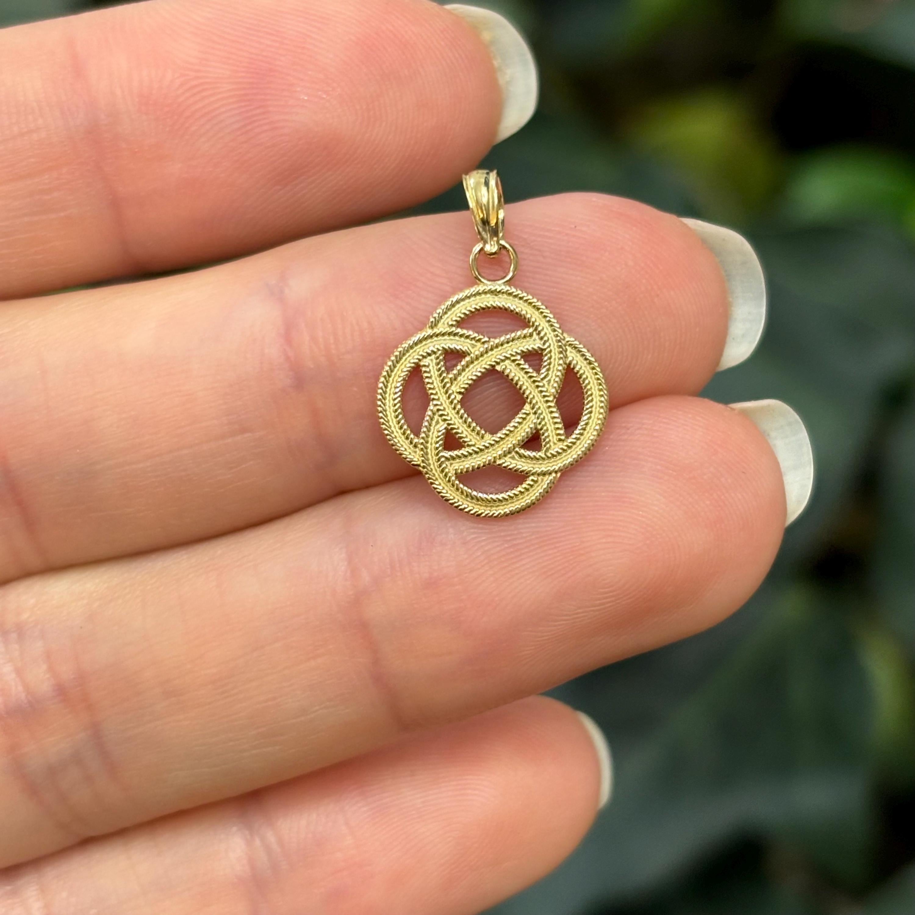 10K Yellow Gold Irish Celtic Trinity Textured Knot Detailed Charm Pendant