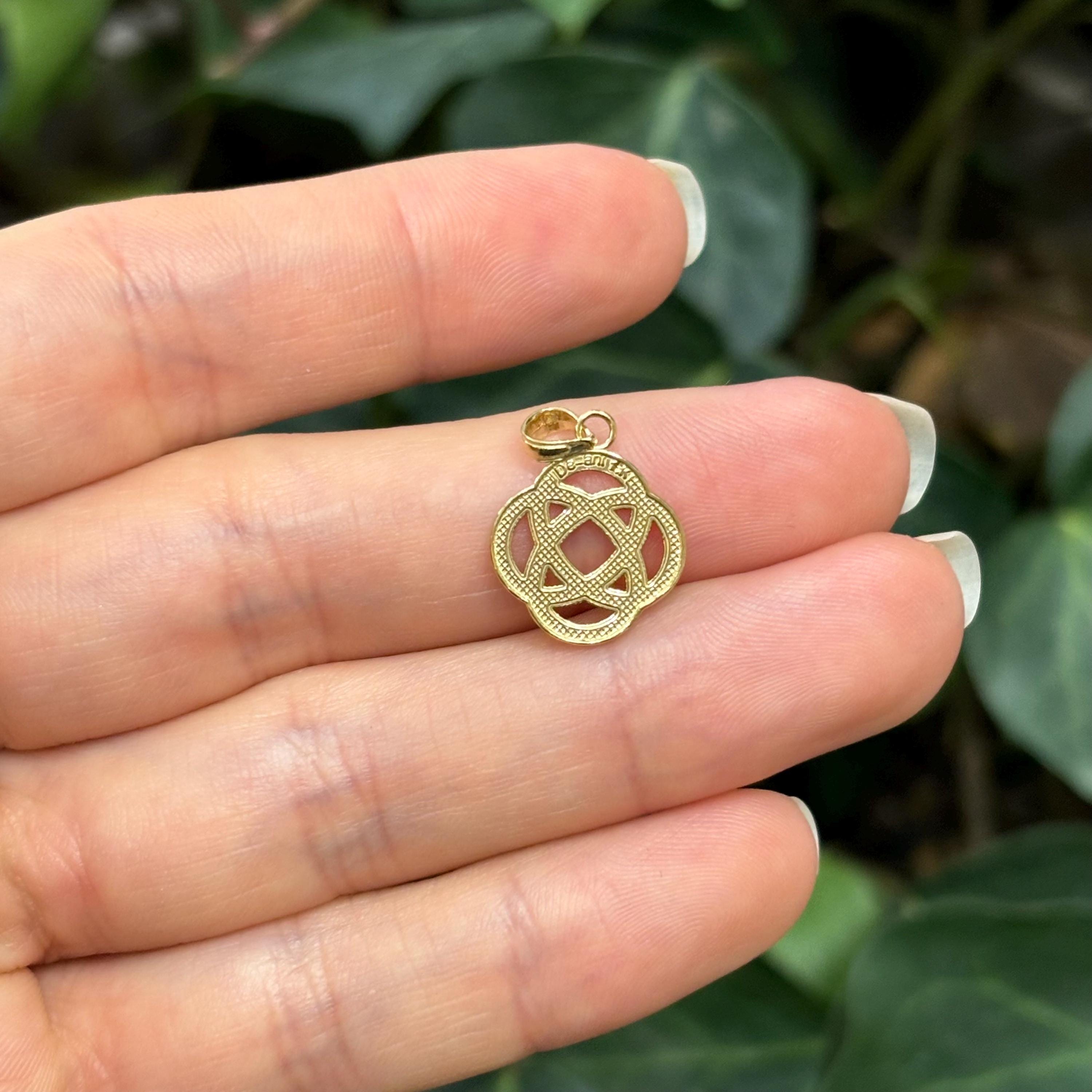 10K Yellow Gold Irish Celtic Trinity Textured Knot Detailed Charm Pendant