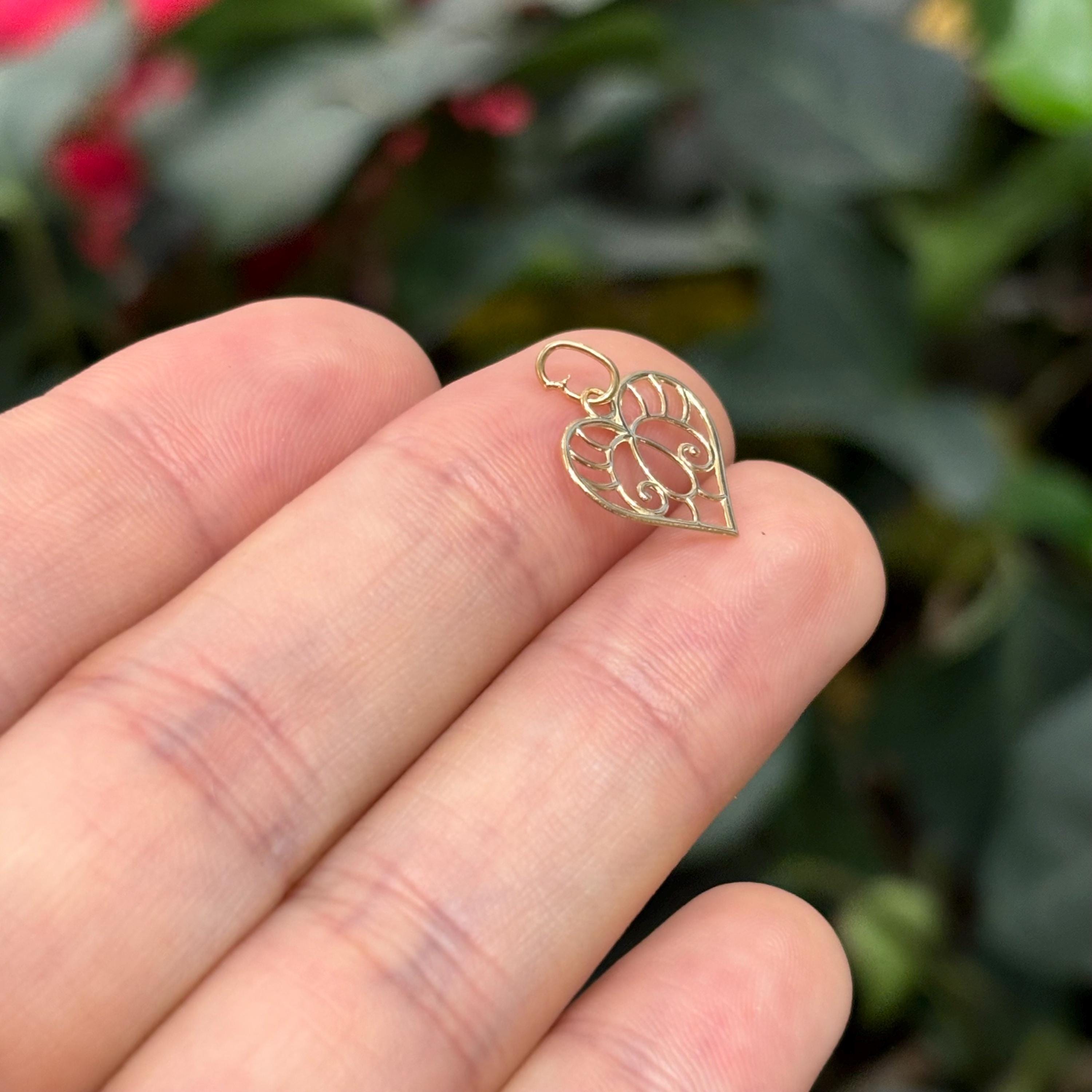 14K Yellow Gold Filigree Heart Design Detailed Charm Pendant