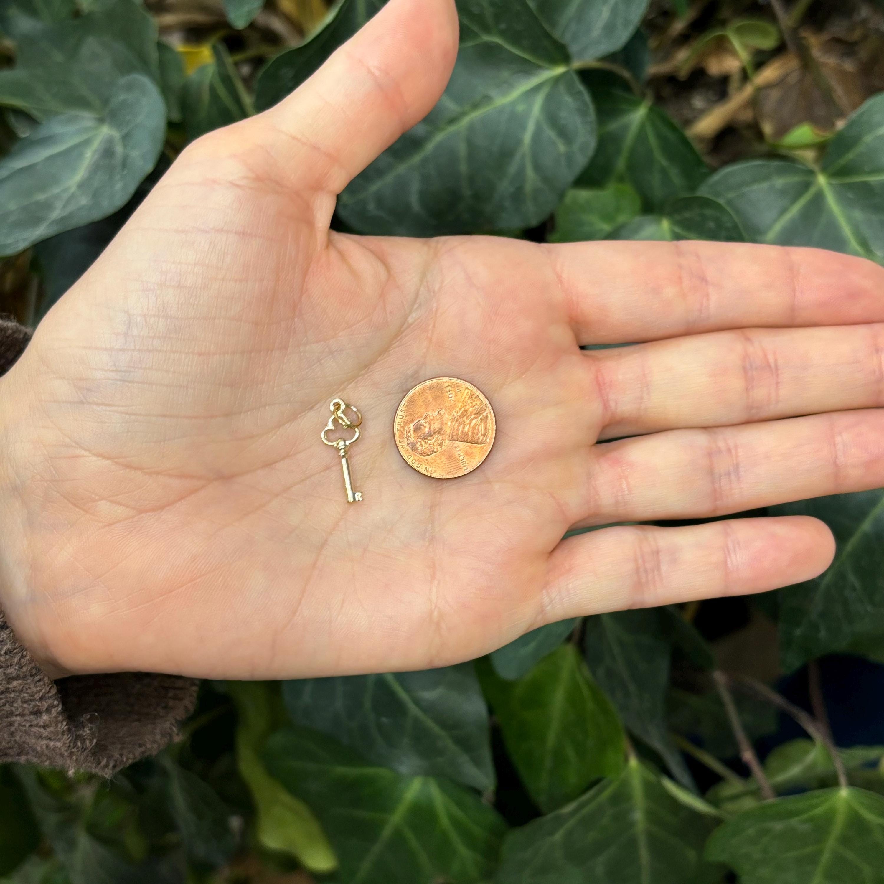 10K Gold Heart Key Charm Pendant Small