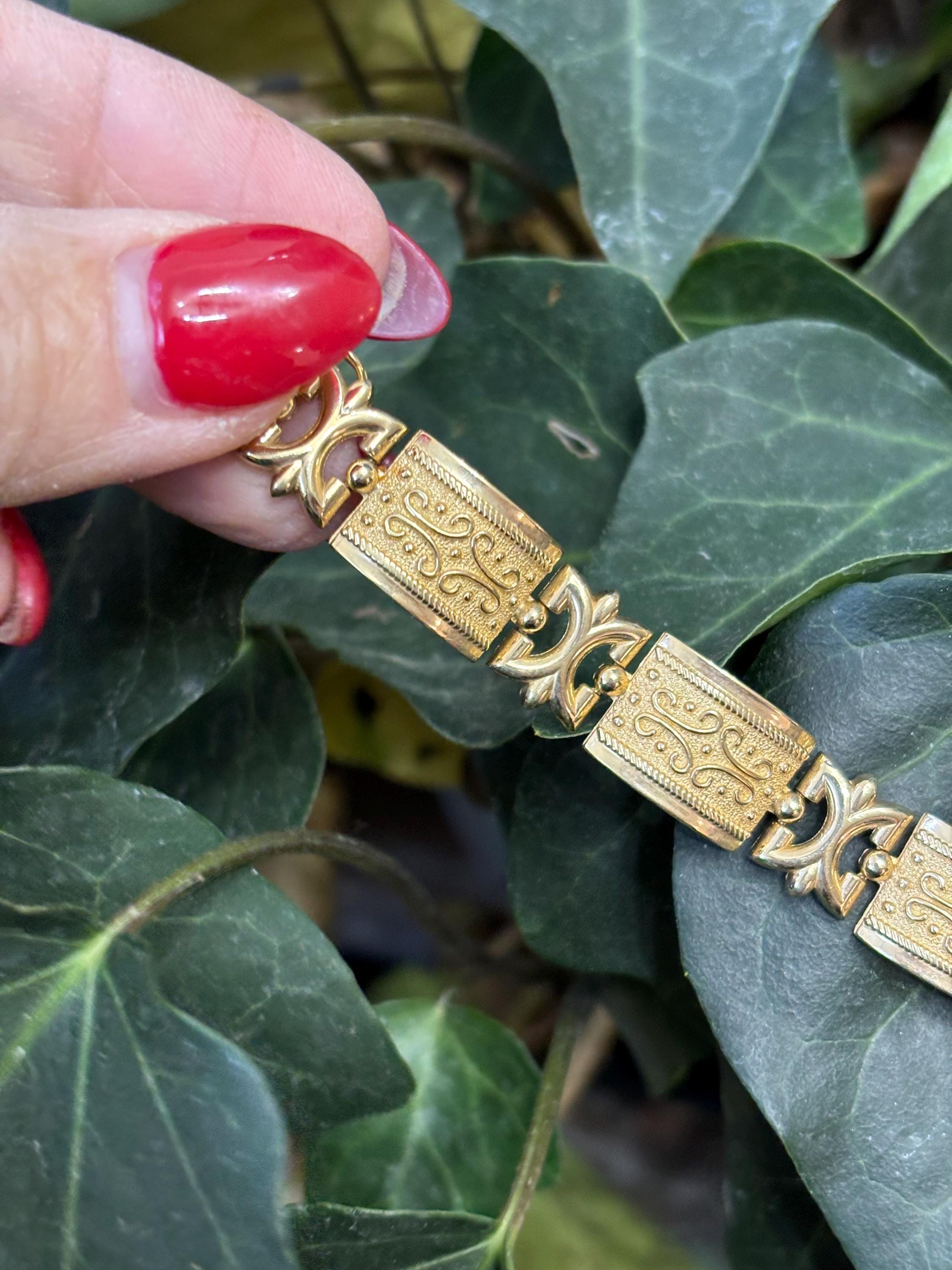 Estate 14KT Yellow Gold Byzantine Fleur de Lis Raised Detailed Etruscan Bracelet