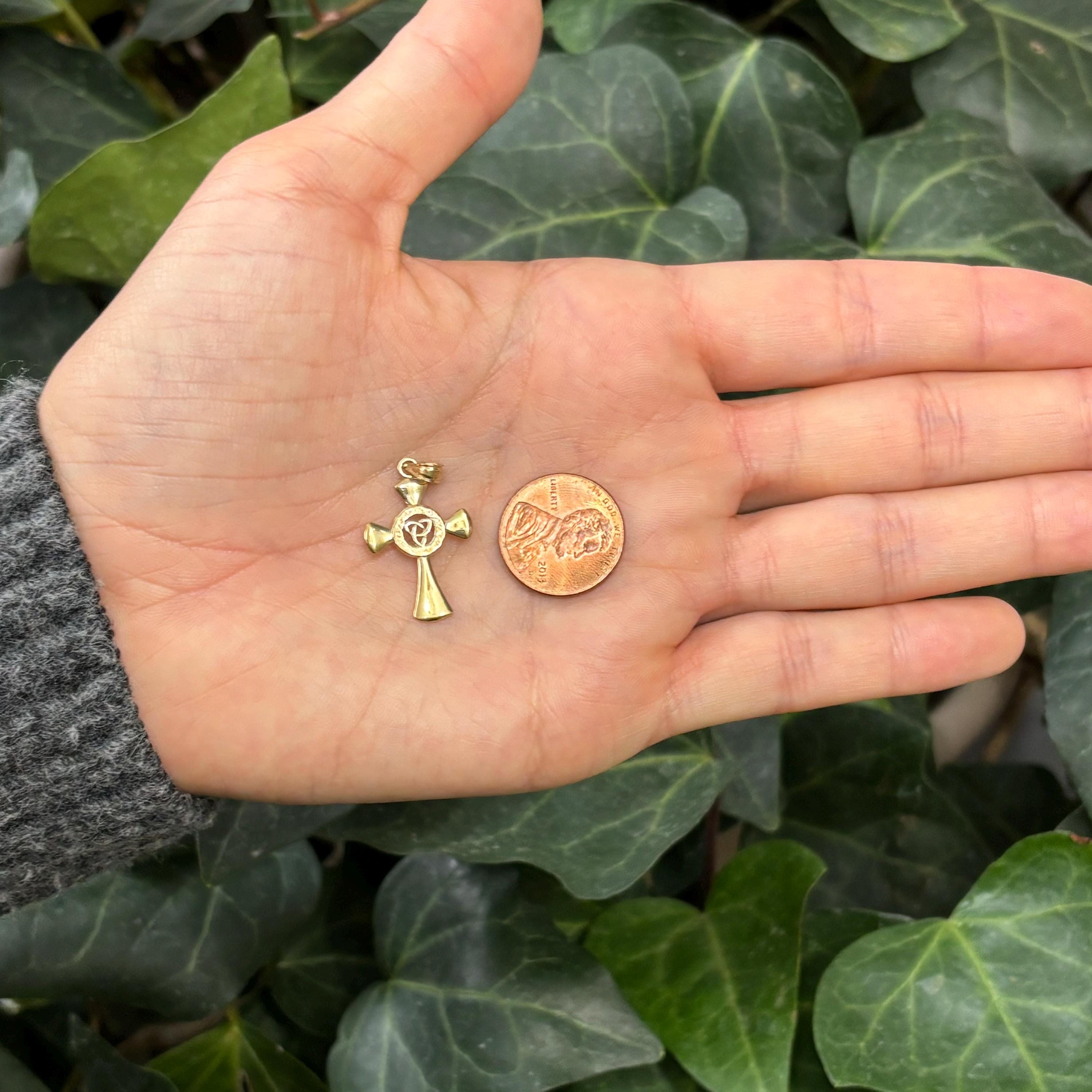 14k Gold Celtic Trinity Circle Cross Pendant