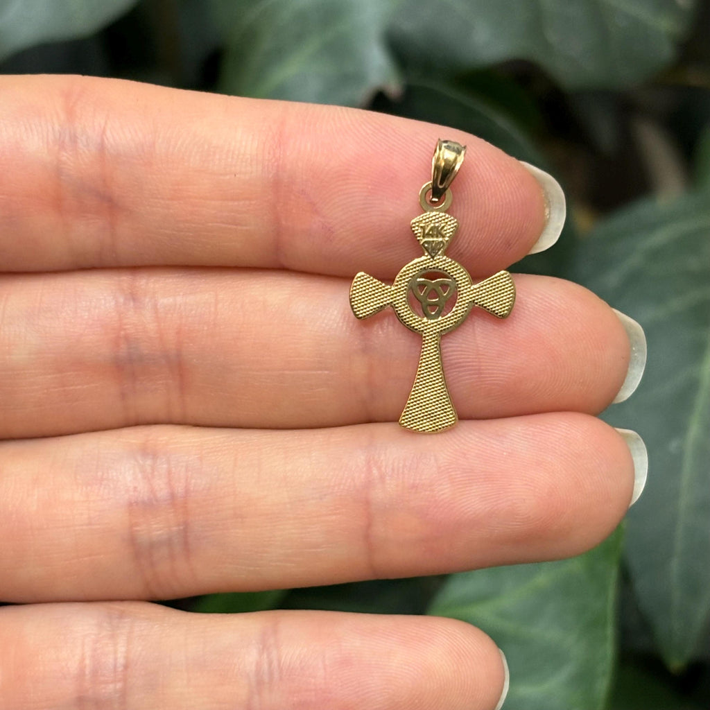 14k Gold Celtic Trinity Circle Cross Pendant