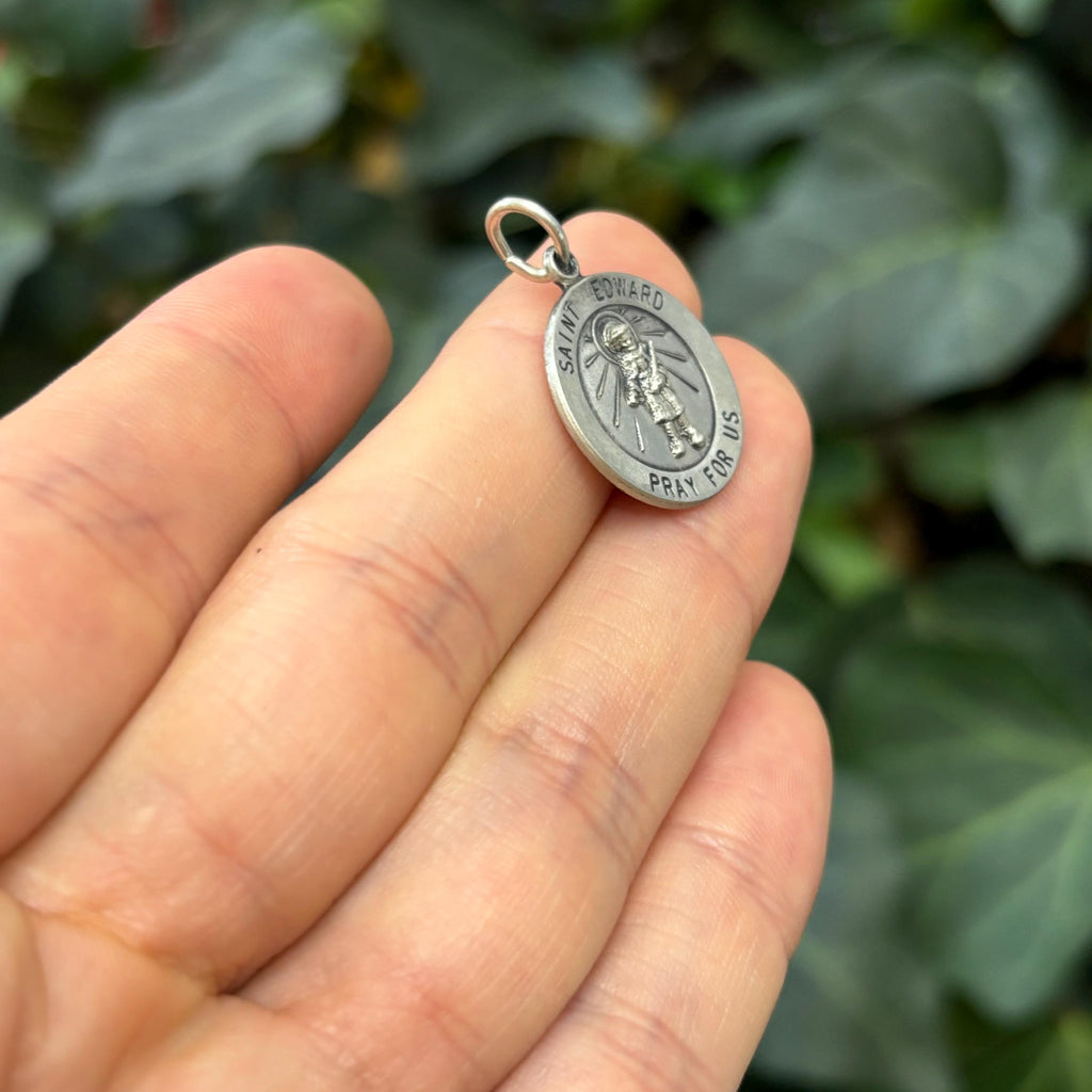 Sterling Silver St Edward Round Medal Pendant 18mm