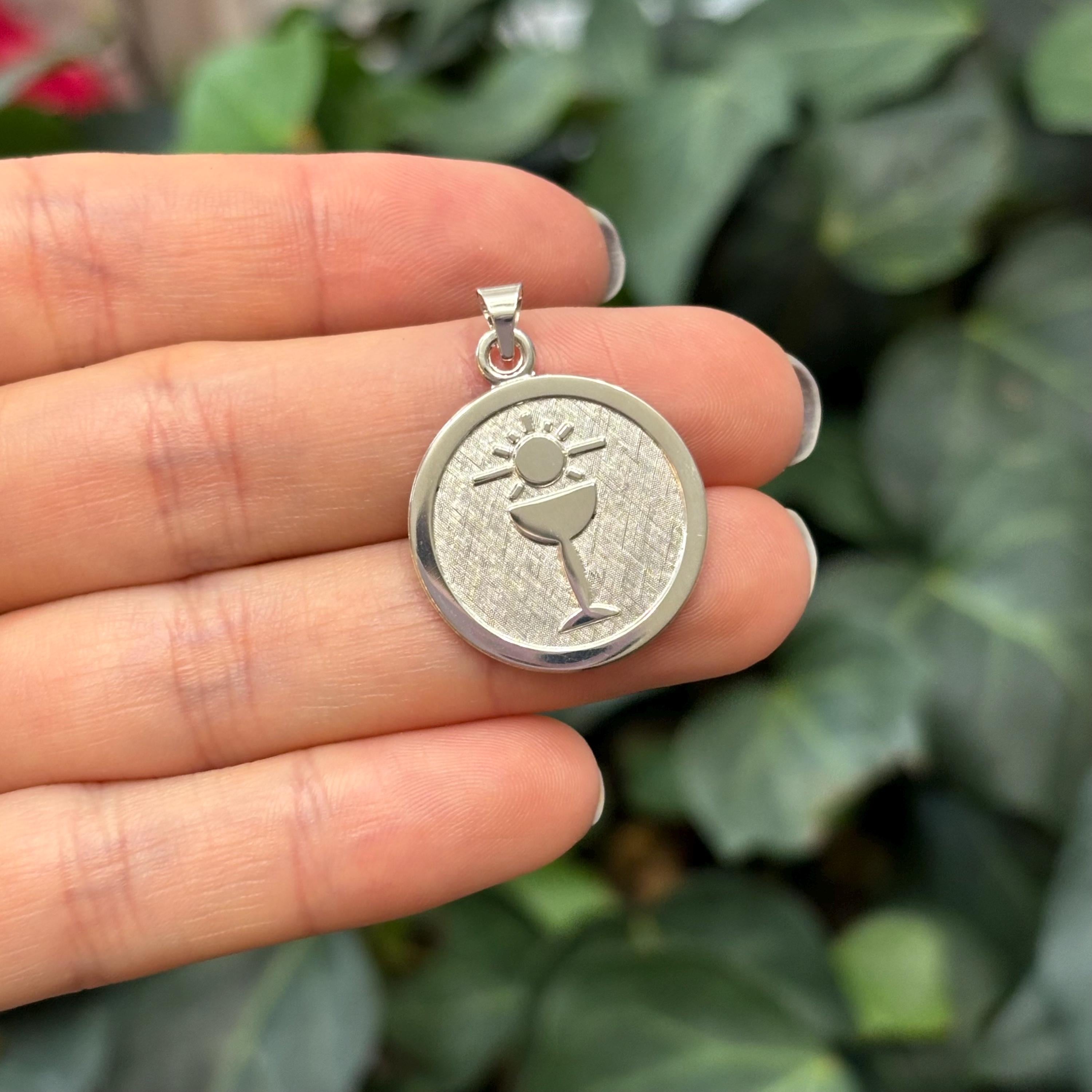 Sterling Silver Blessed Sacrament Round Medal Pendant 18mm