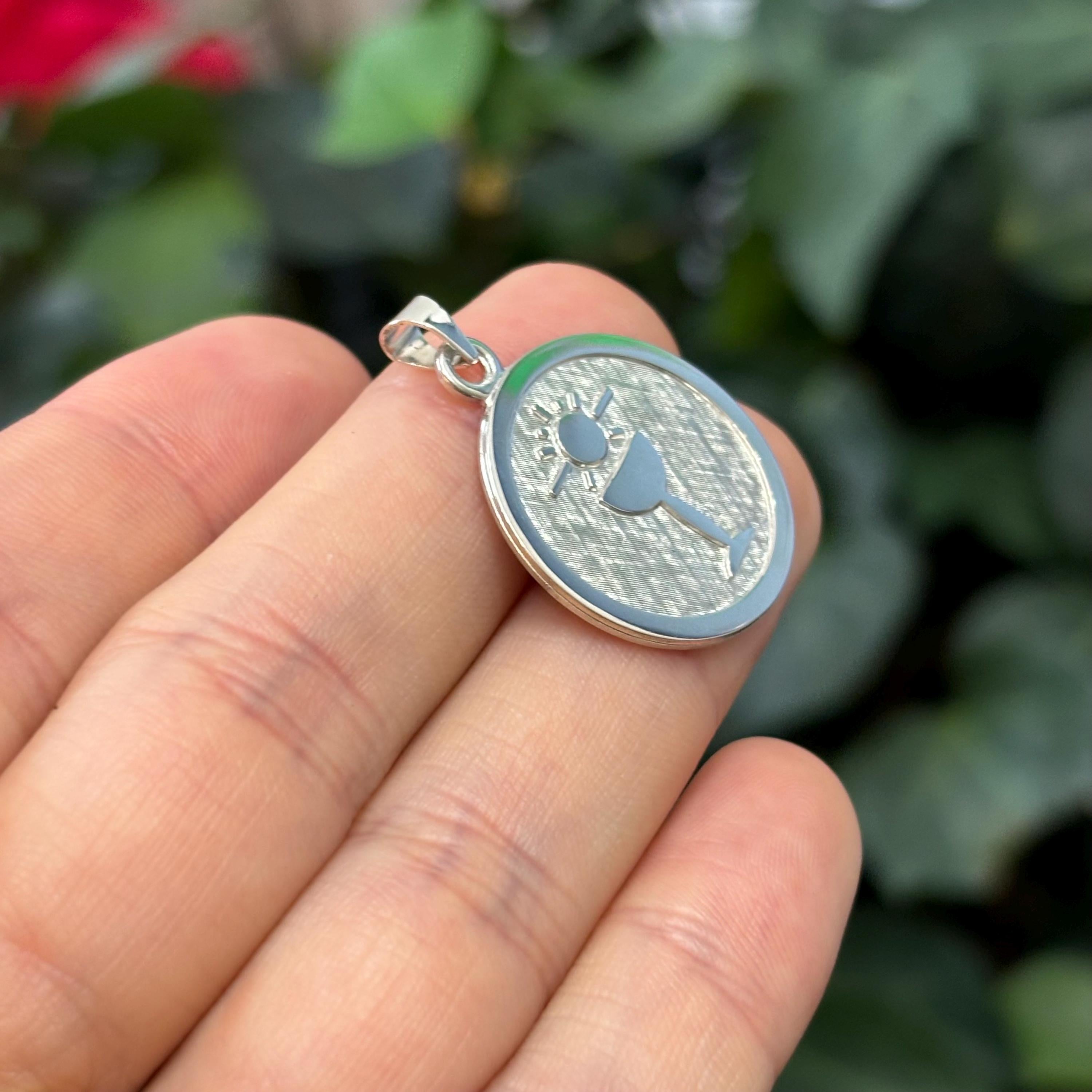 Sterling Silver Blessed Sacrament Round Medal Pendant 18mm