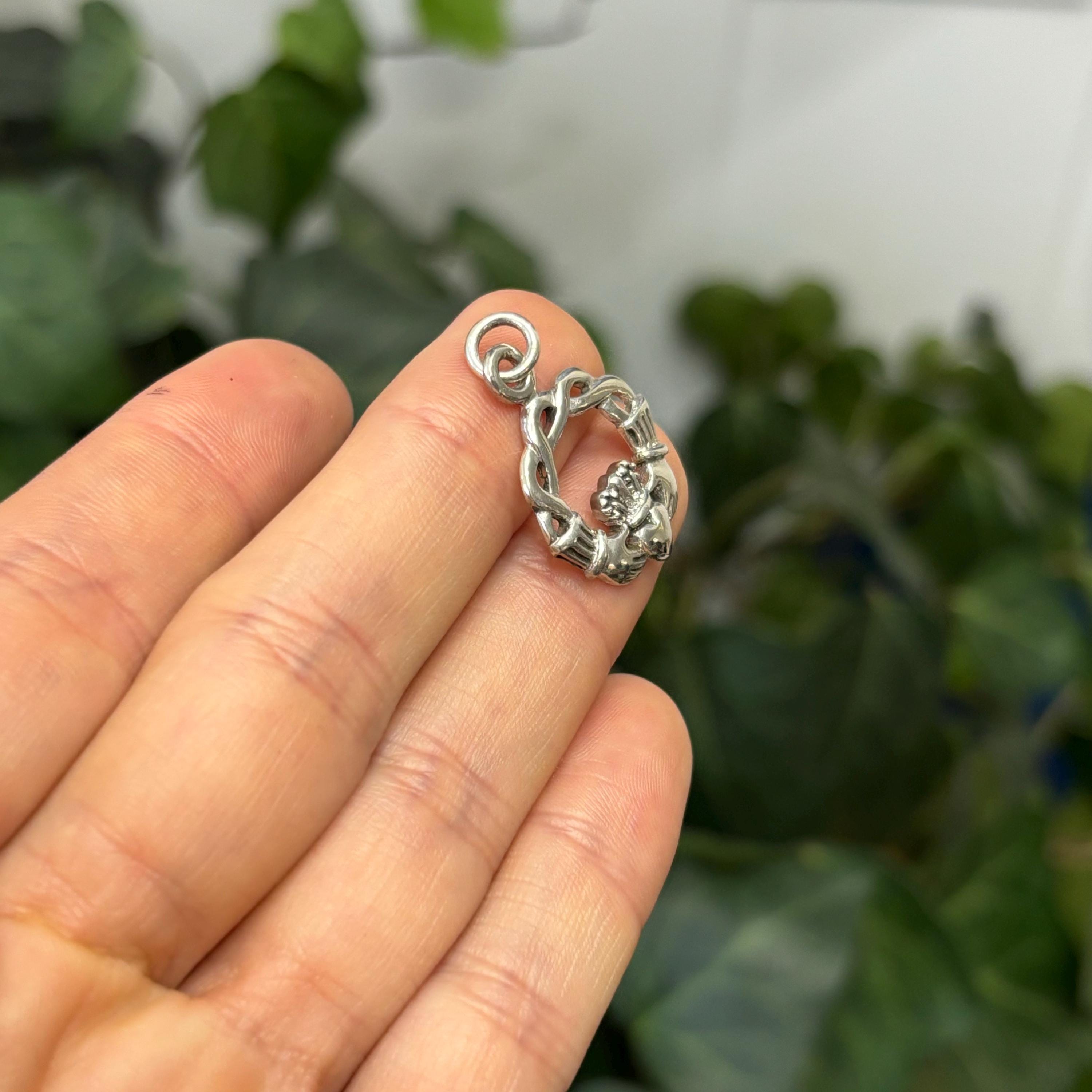Sterling Silver Celtic Claddagh Circle Charm Pendant 21mm