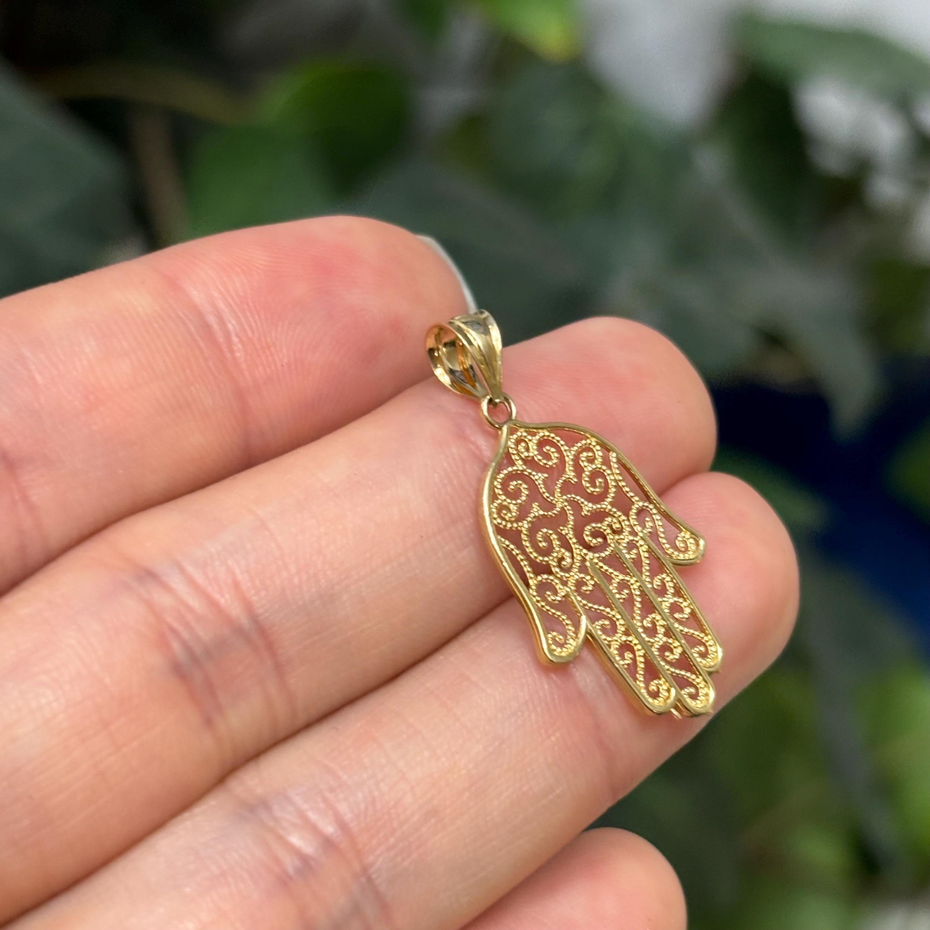 14K Yellow Gold Hamsa Chamseh Detailed Filigree Pendant