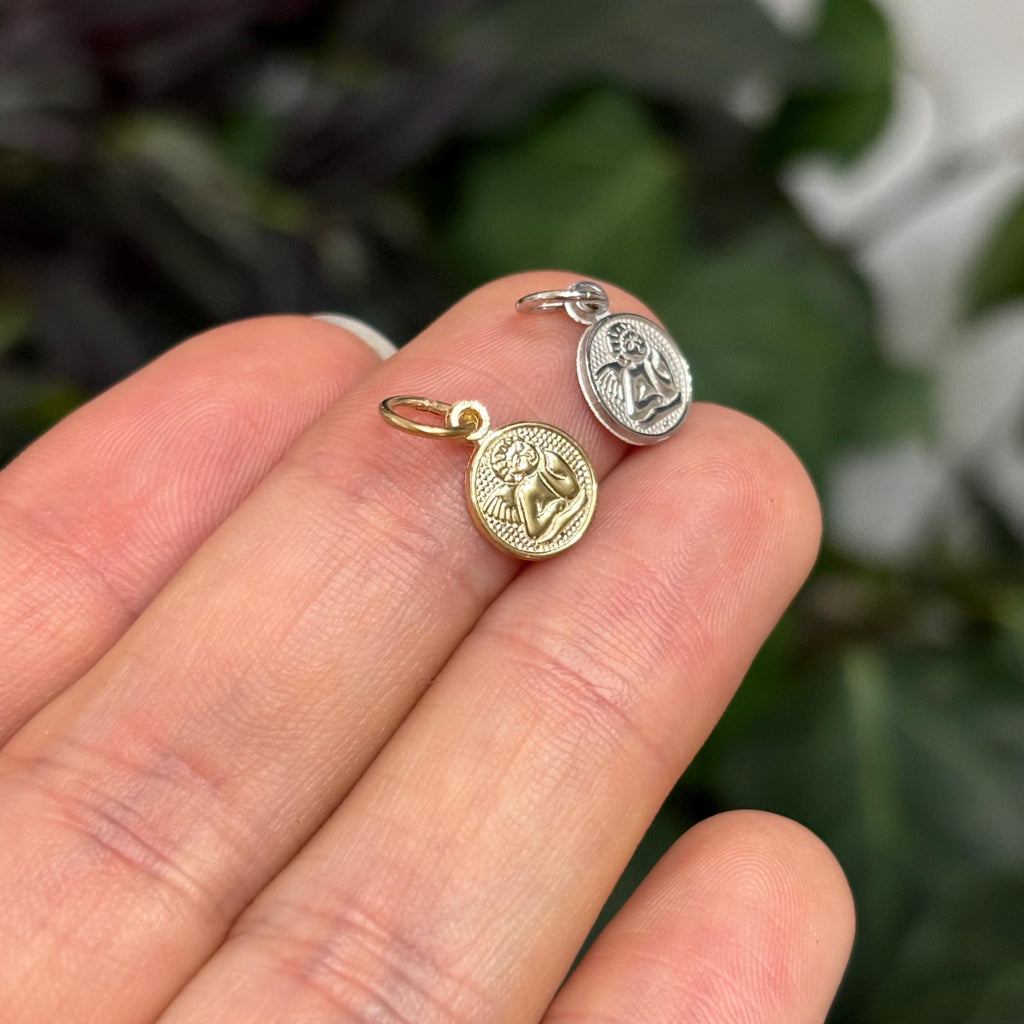 10k Gold Raphael Baby Angel Round Charm Pendant Mini