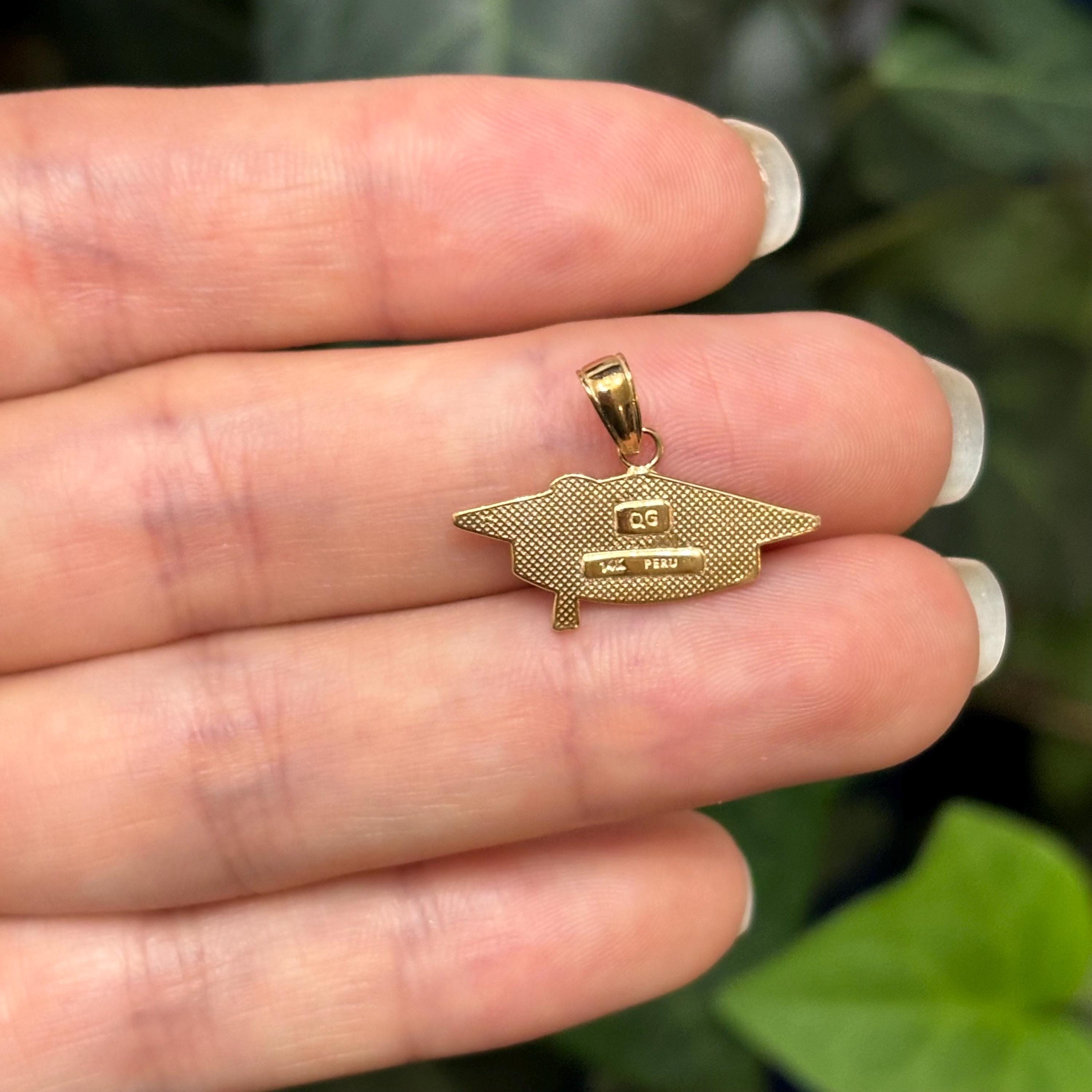 14K Yellow Gold Graduation Cap Detailed Charm Pendant