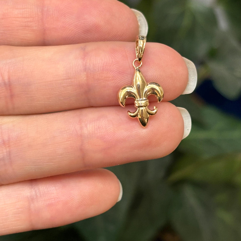 14K Yellow Gold Fleur de Lis Detailed Charm Pendant