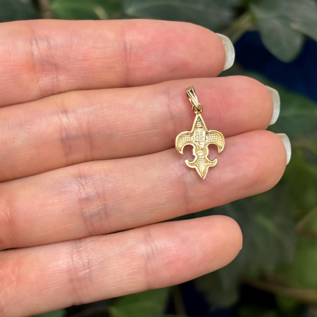 14K Yellow Gold Fleur de Lis Detailed Charm Pendant