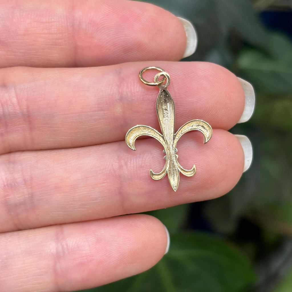 14K Yellow Gold Fleur de Lis Detailed Charm Pendant
