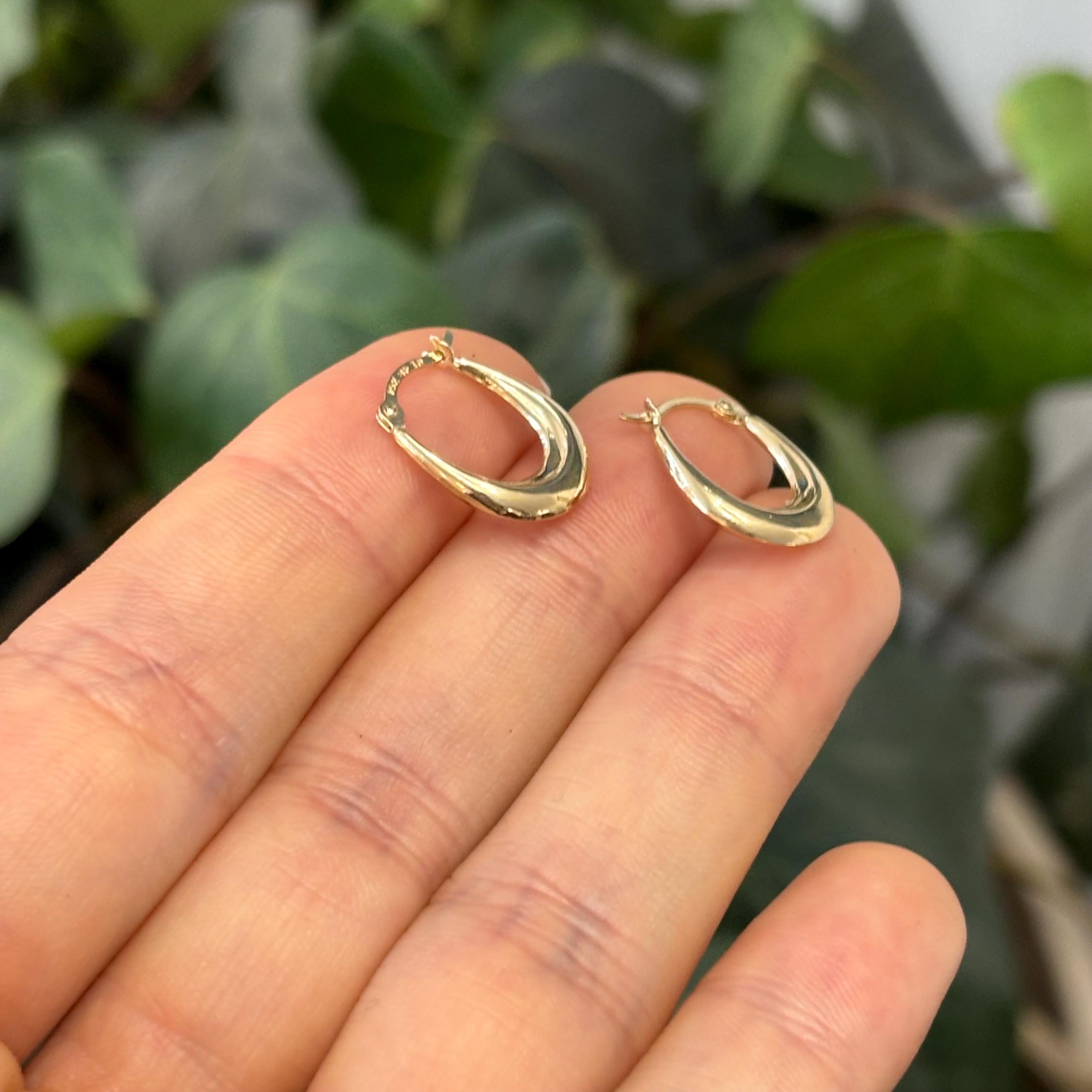 10k Gold Oval Textured Mini SINGLE (1) Hoop Earring