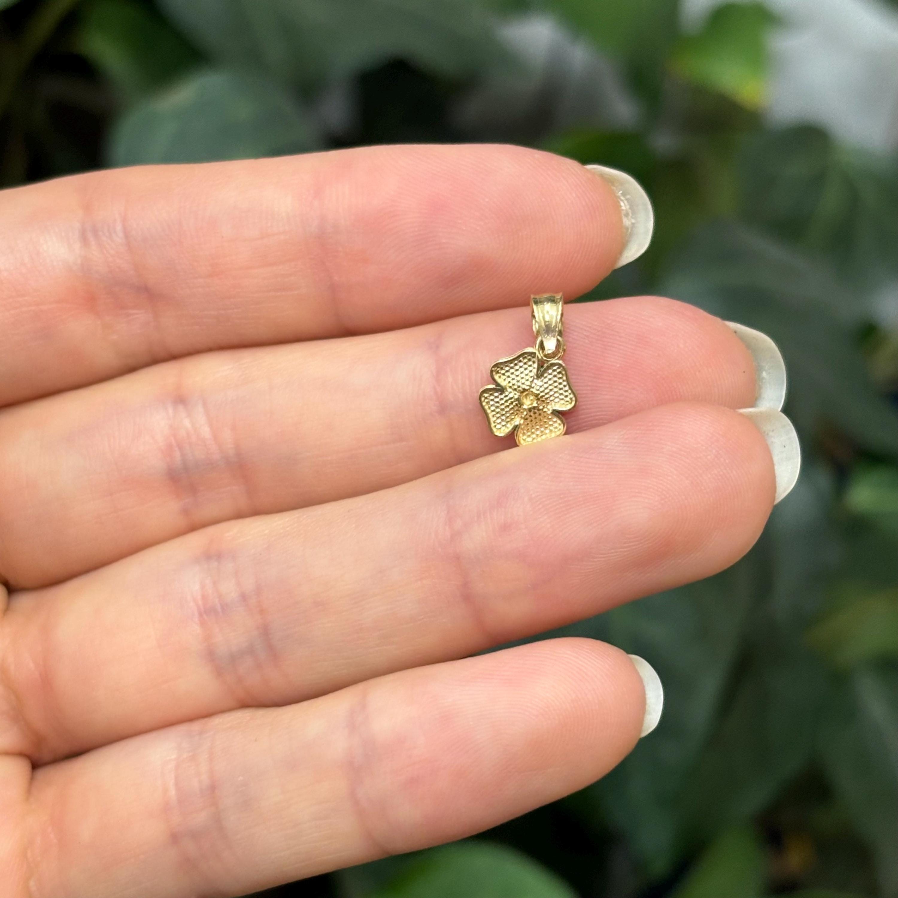 14K Yellow Gold Irish 4 Leaf Clover Design Detailed Charm Pendant Green Enamel
