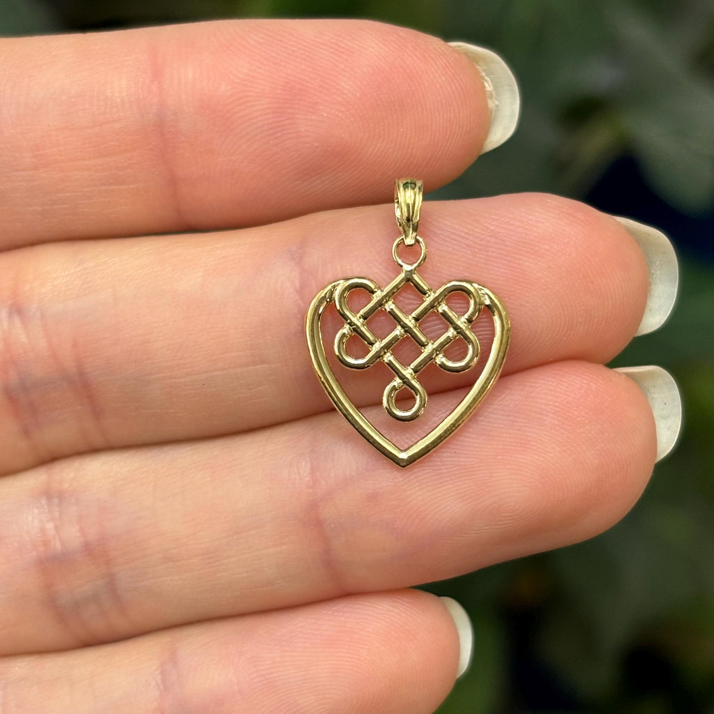 10K Yellow Gold Irish Celtic Trinity Heart Filigree Design Detailed Charm Pendant